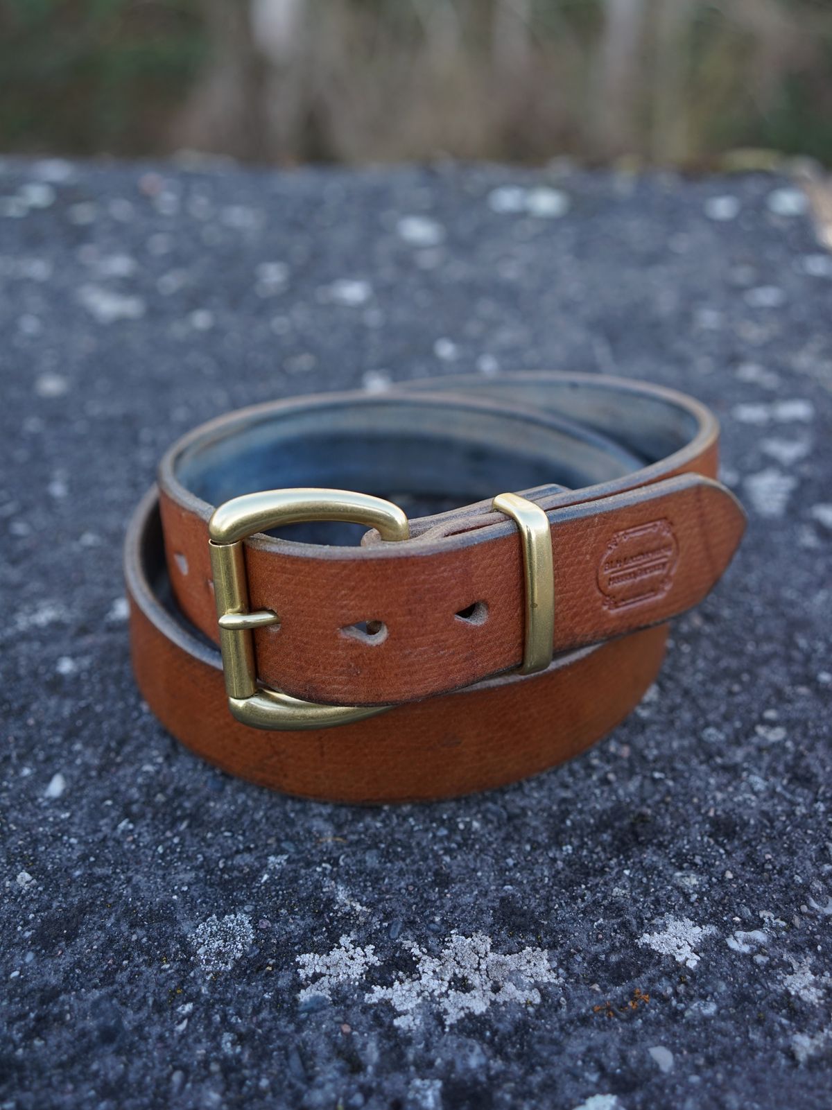 Photo by germanshoeguy on March 1, 2026 of the Self-Made Belt in J&FJ Baker Oak Bark Bridle Butt Cross Hatch Dark Stein.