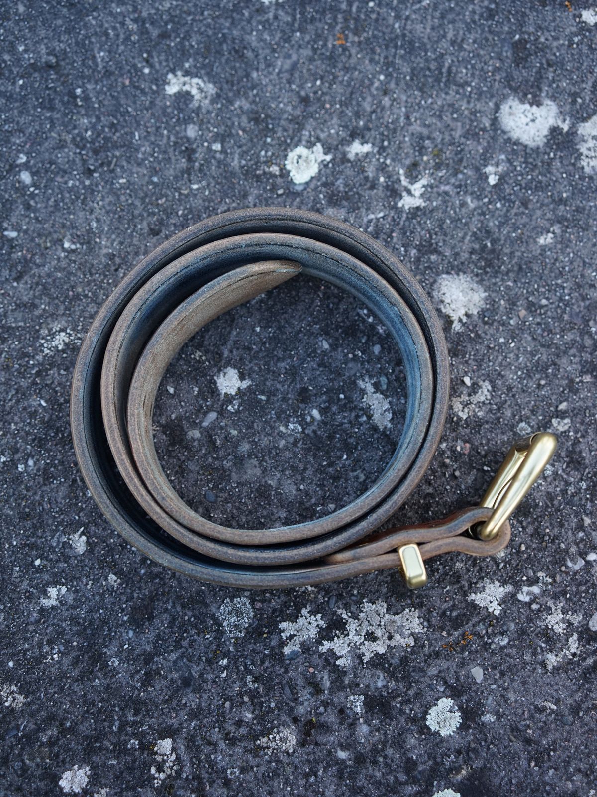 Photo by germanshoeguy on March 1, 2026 of the Self-Made Belt in J&FJ Baker Oak Bark Bridle Butt Cross Hatch Dark Stein.