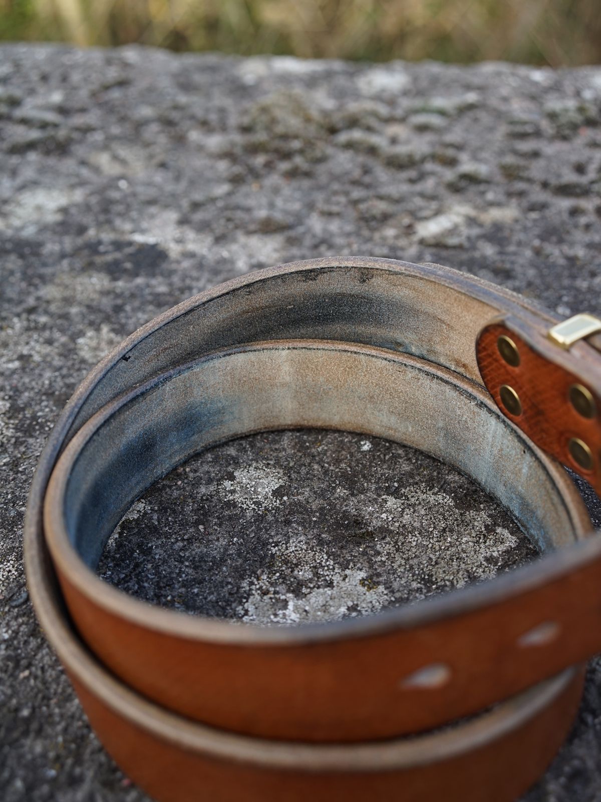Photo by germanshoeguy on April 3, 2026 of the Self-Made Belt in J&FJ Baker Oak Bark Bridle Butt Cross Hatch Dark Stein.