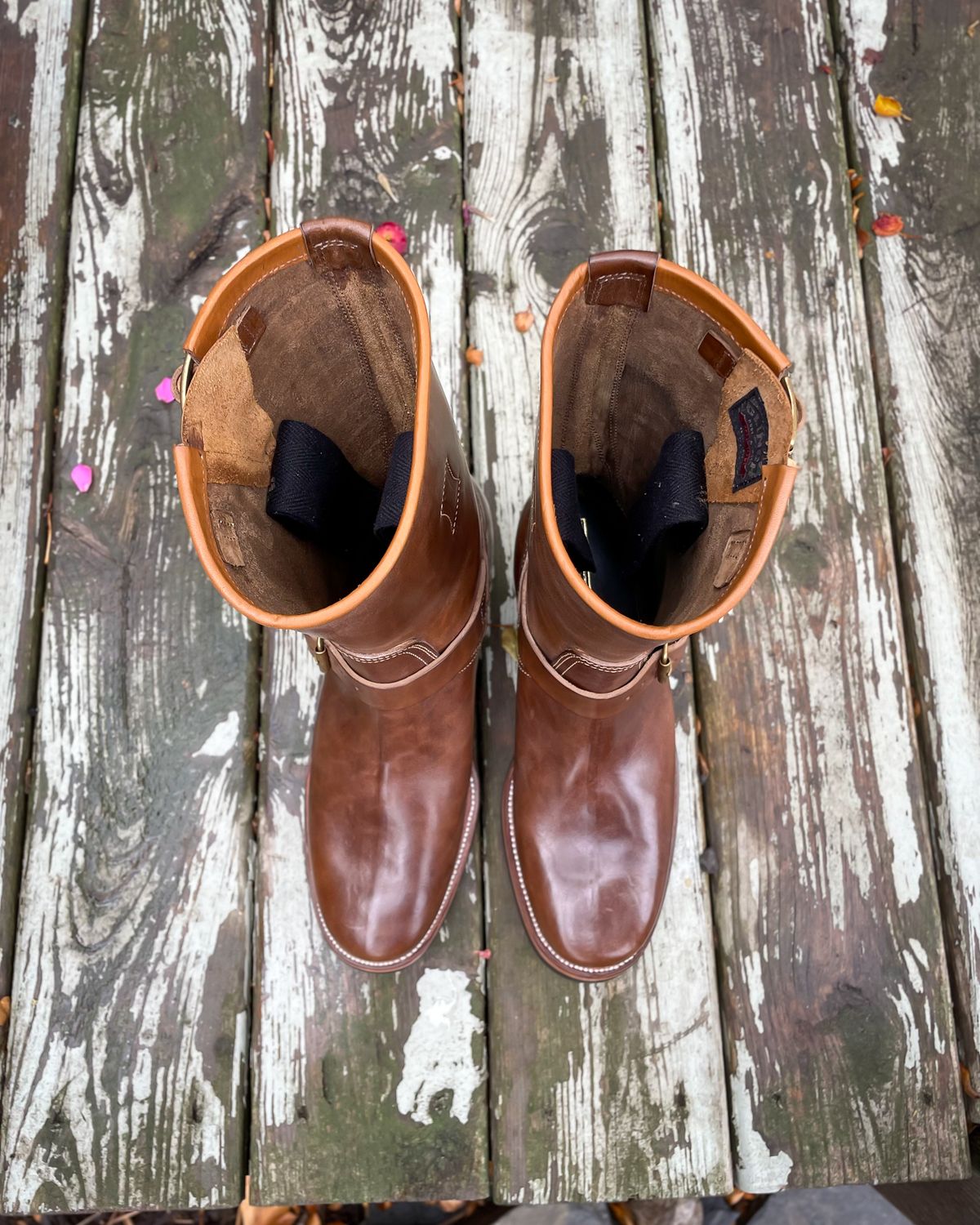 Photo by scotts on October 1, 2023 of the Clinch Engineer Boots 11-Inch Height in Natural Horsebutt.