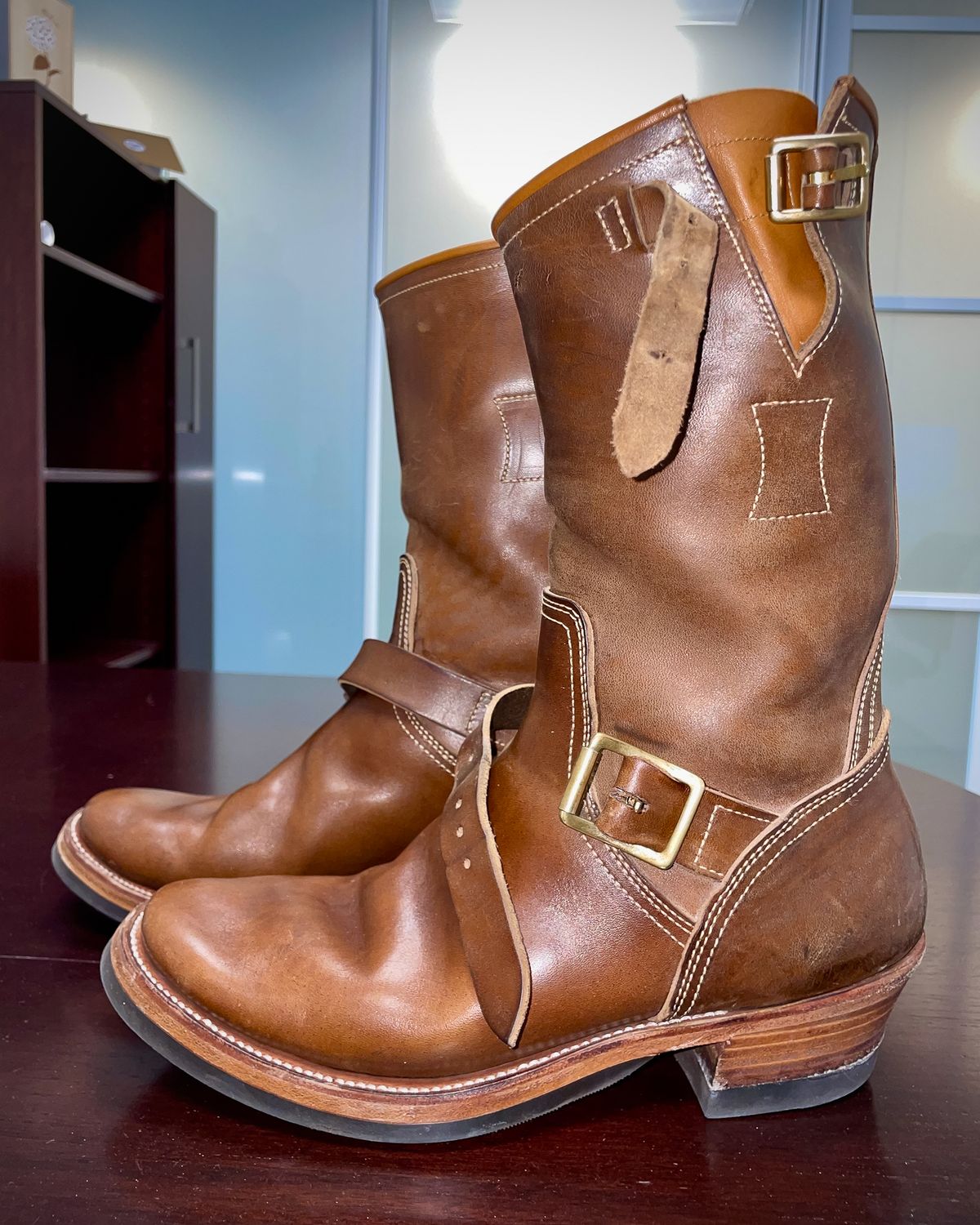 Photo by scotts on October 25, 2023 of the Clinch Engineer Boots 11-Inch Height in Natural Horsebutt.