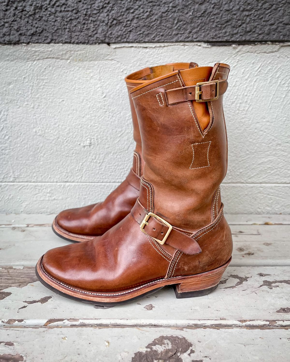 Photo by scotts on December 1, 2023 of the Clinch Engineer Boots 11-Inch Height in Natural Horsebutt.