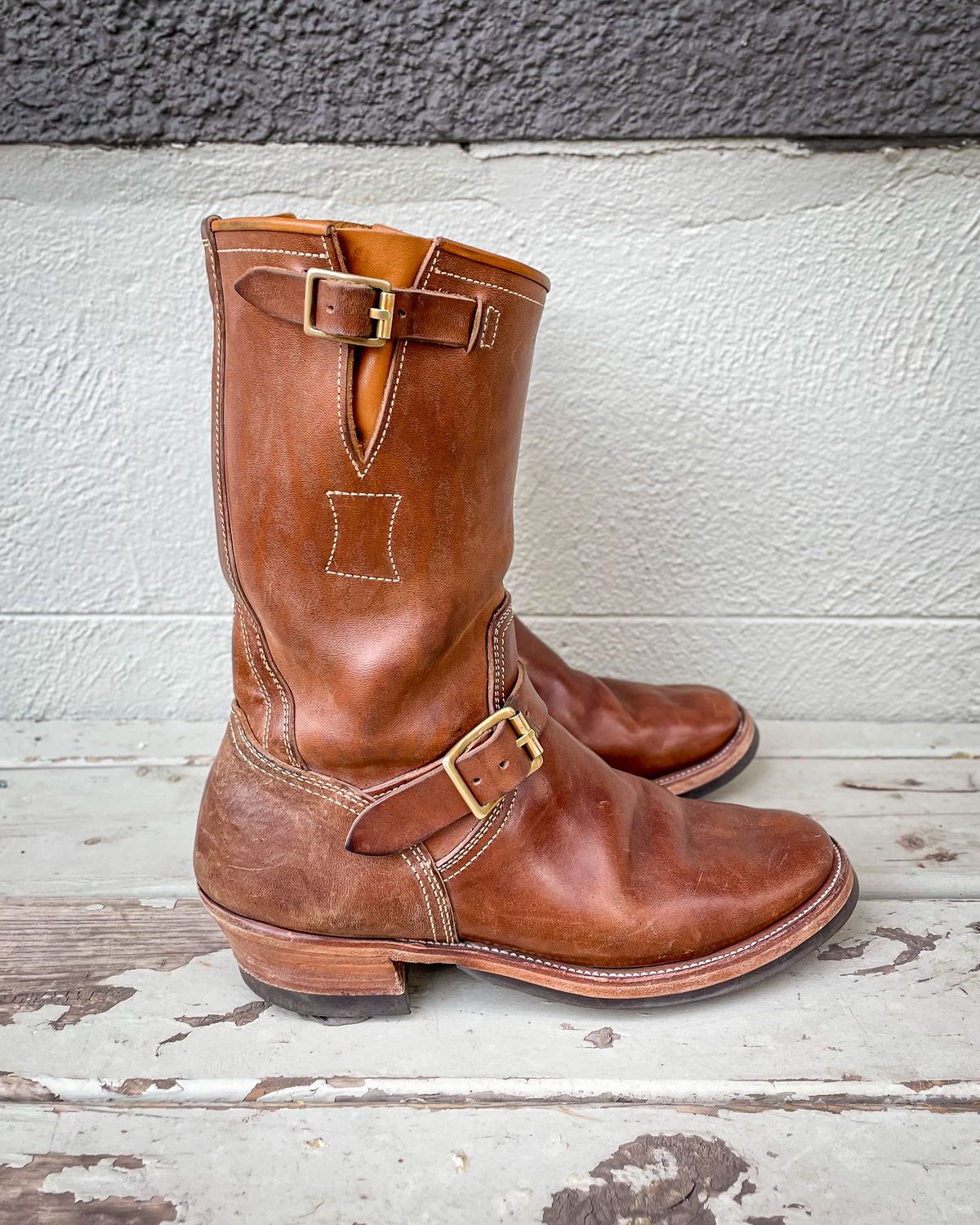 Photo by scotts on December 1, 2023 of the Clinch Engineer Boots 11-Inch Height in Natural Horsebutt.