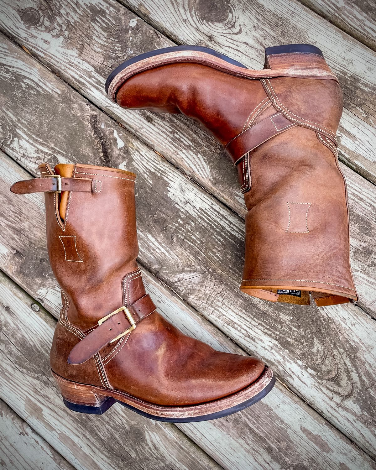 Photo by scotts on January 1, 2024 of the Clinch Engineer Boots 11-Inch Height in Natural Horsebutt.