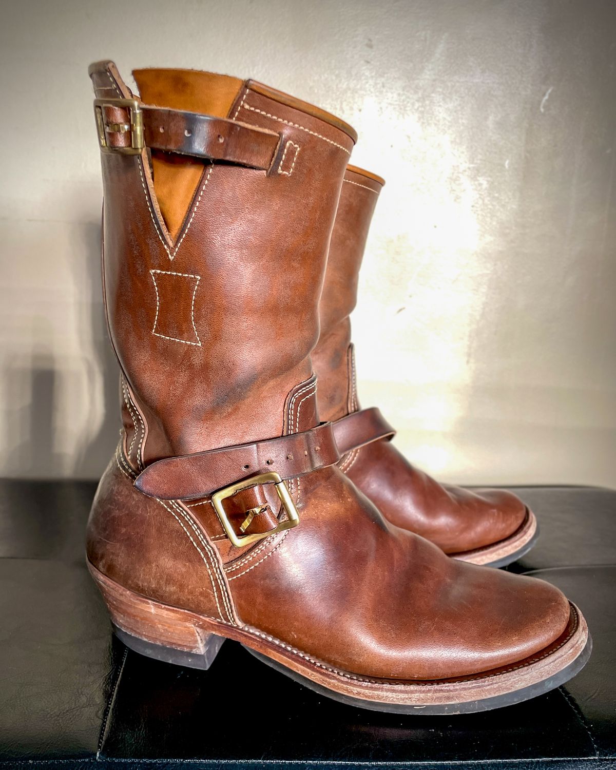 Photo by scotts on January 8, 2024 of the Clinch Engineer Boots 11-Inch Height in Natural Horsebutt.