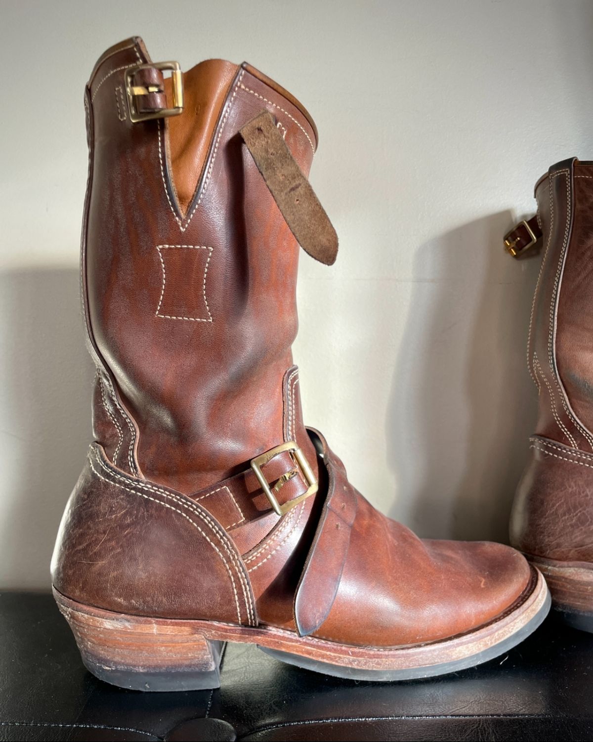 Photo by scotts on February 11, 2024 of the Clinch Engineer Boots 11-Inch Height in Natural Horsebutt.