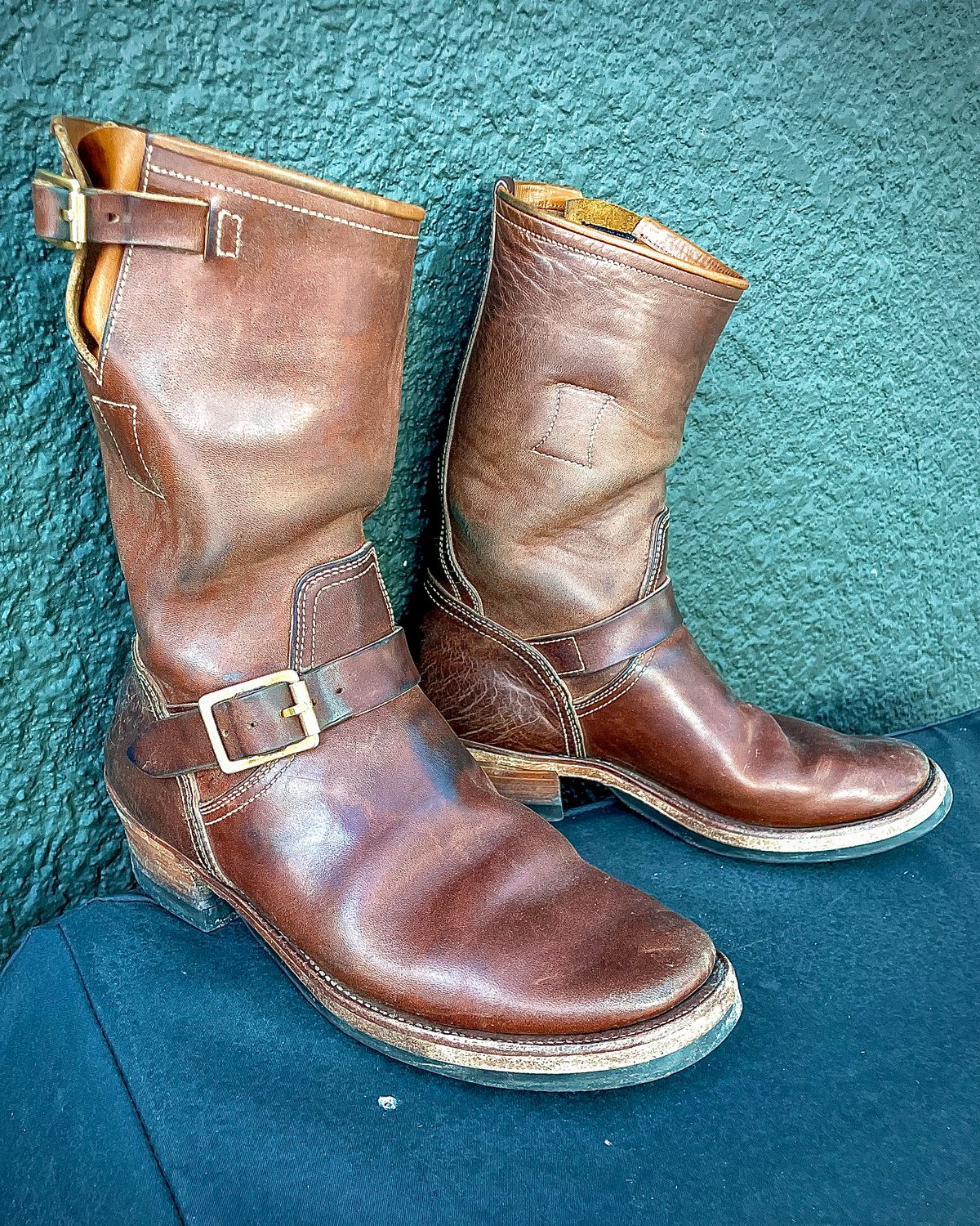 Photo by scotts on February 19, 2024 of the Clinch Engineer Boots 11-Inch Height in Natural Horsebutt.