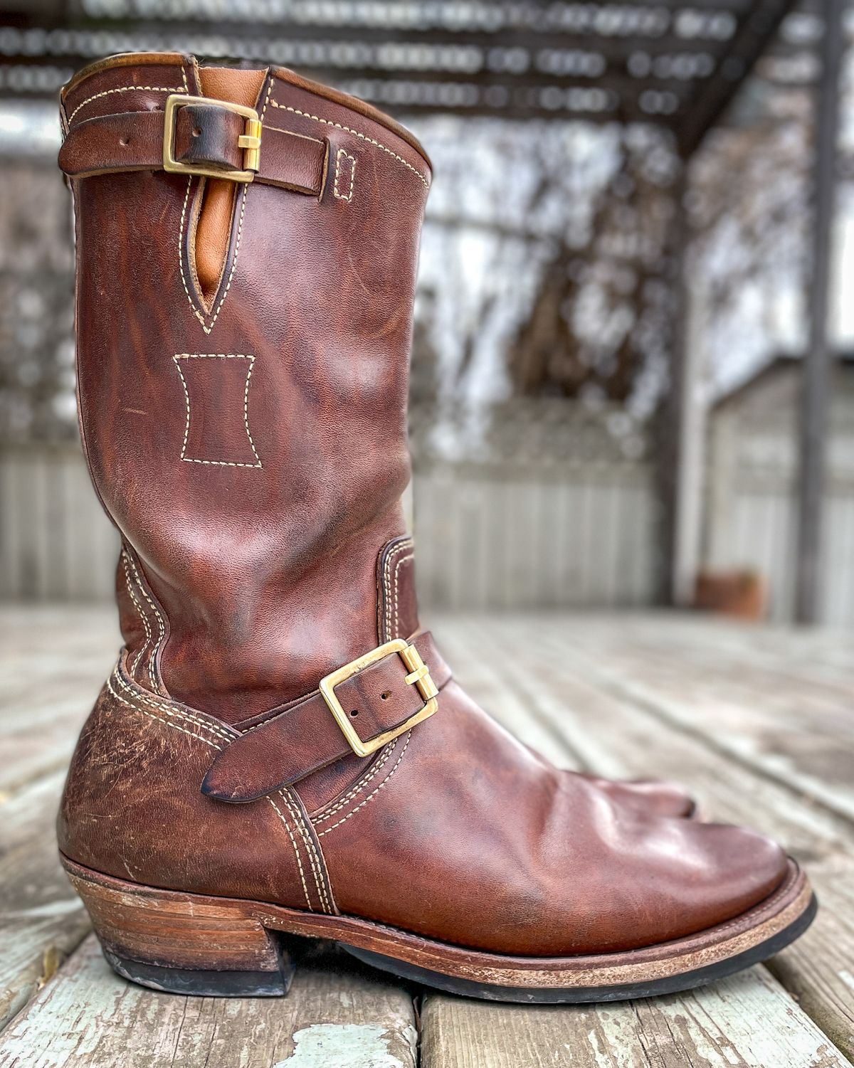 Photo by scotts on March 1, 2024 of the Clinch Engineer Boots 11-Inch Height in Natural Horsebutt.