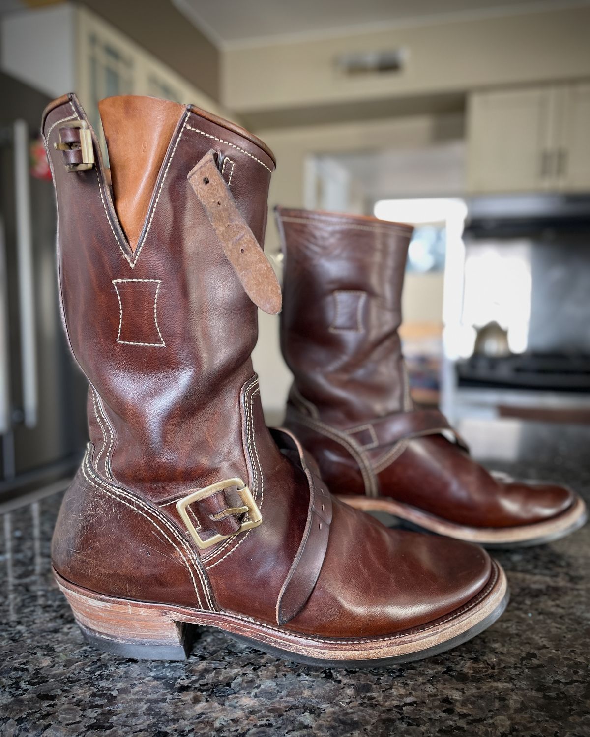 Photo by scotts on March 3, 2024 of the Clinch Engineer Boots 11-Inch Height in Natural Horsebutt.