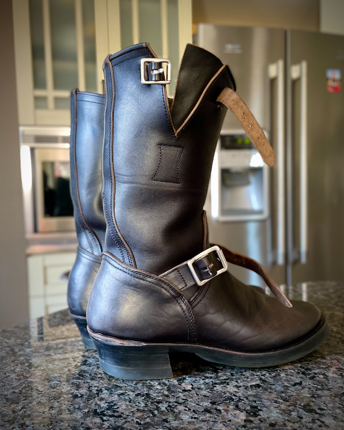 Photo by scotts on October 1, 2023 of the Clinch Engineer Boots 11-Inch Height in Black-Overdyed Horsebutt.