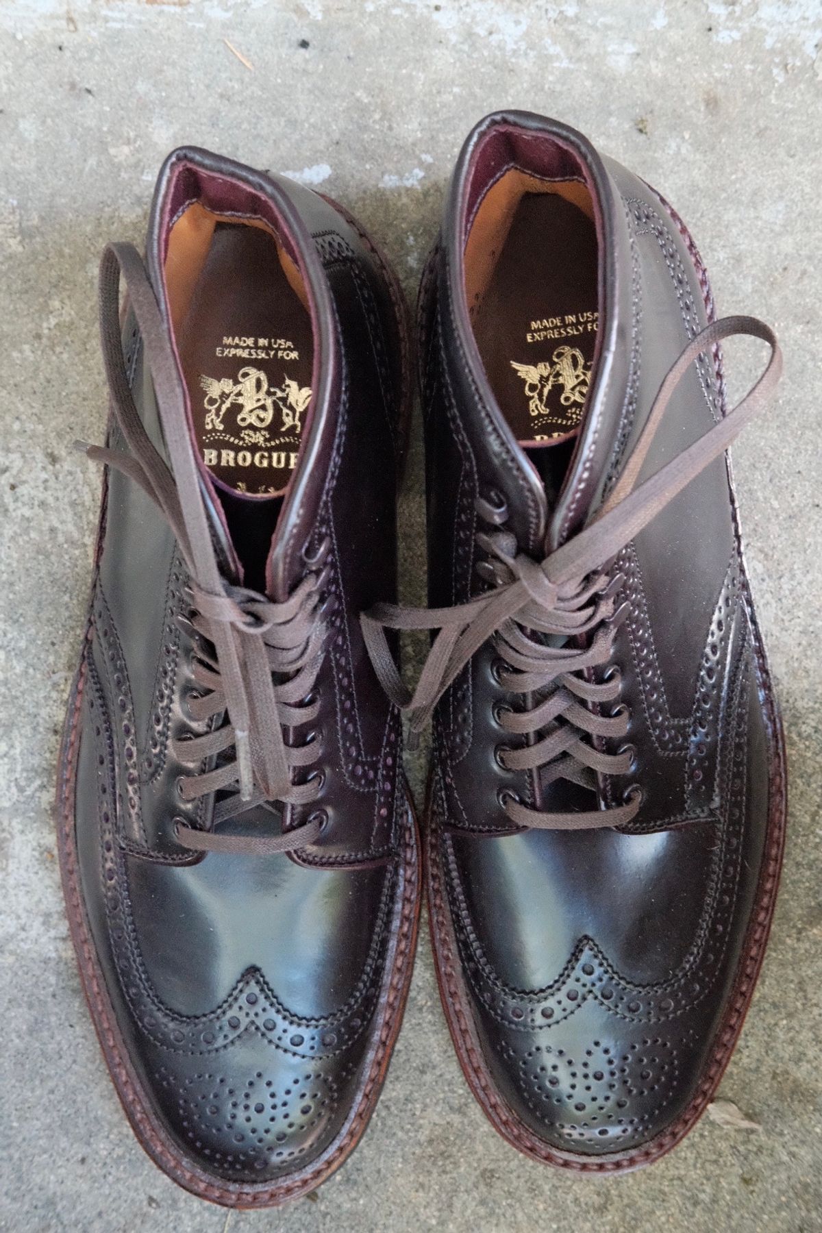 Photo by DirtyRat on October 2, 2022 of the Alden Wingtip Boot in Horween Color 8 Shell Cordovan.