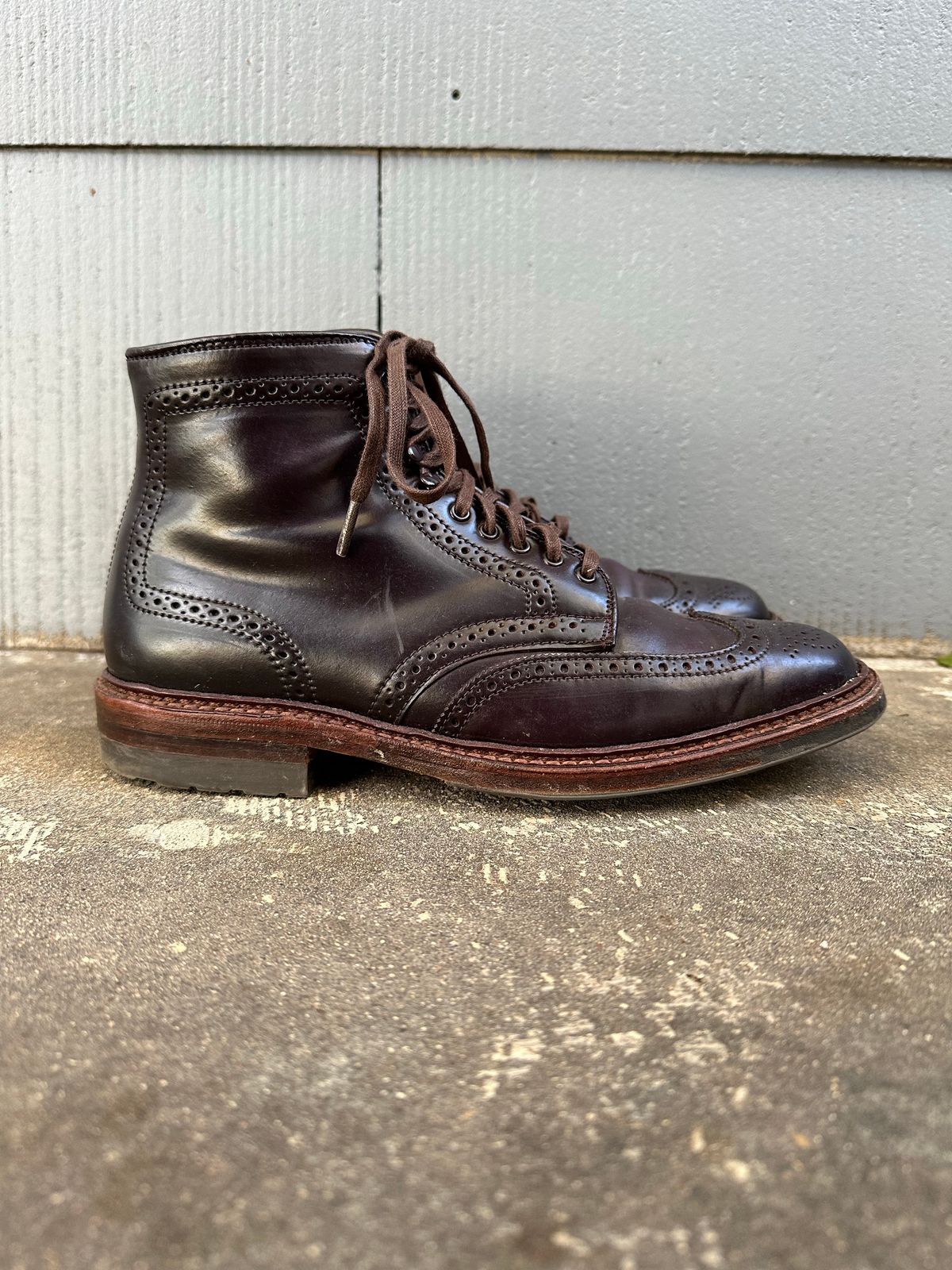 Photo by DirtyRat on November 10, 2022 of the Alden Wingtip Boot in Horween Color 8 Shell Cordovan.