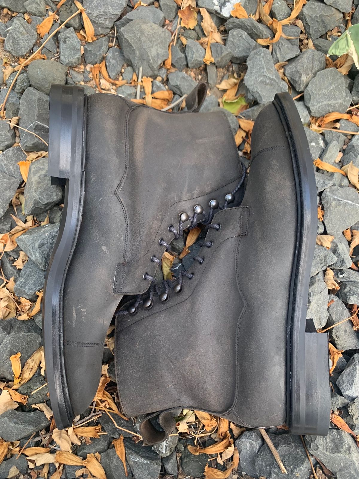 Photo by babu on October 6, 2022 of the Edward Green Galway in Black Waxed Suede.