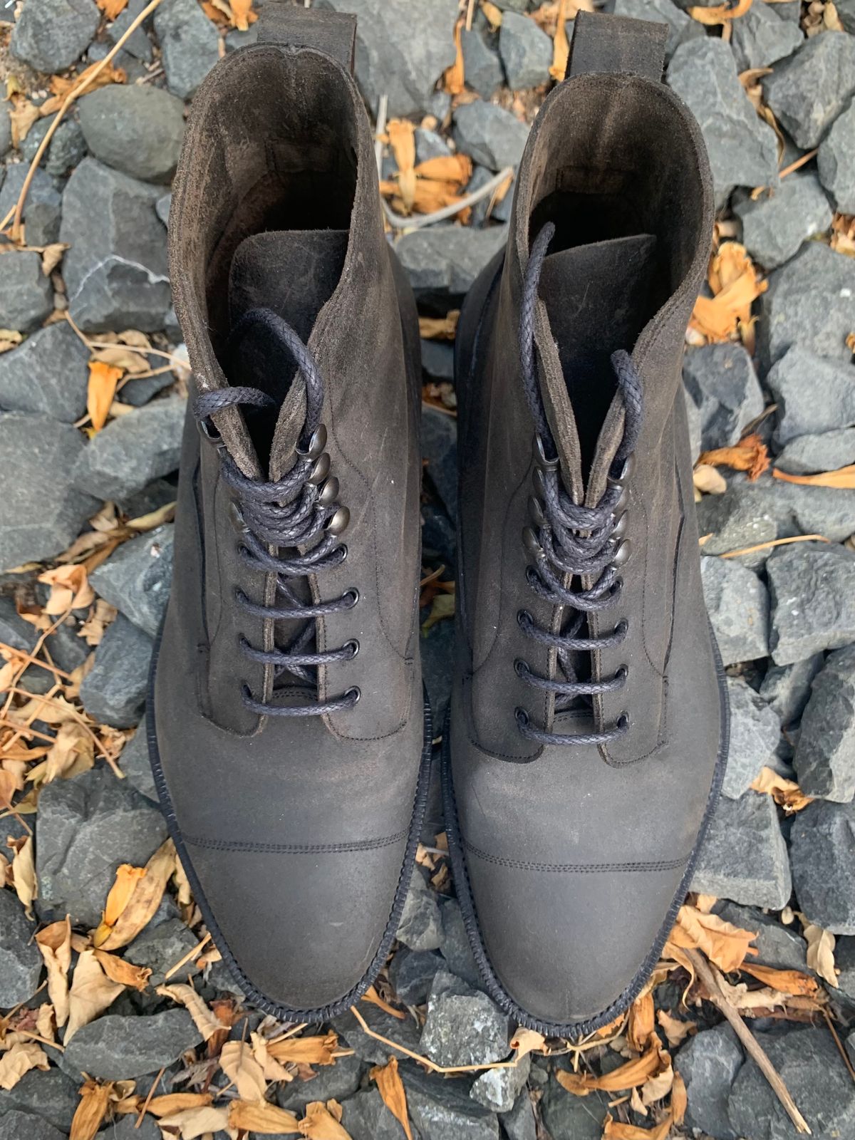 Photo by babu on October 6, 2022 of the Edward Green Galway in Black Waxed Suede.