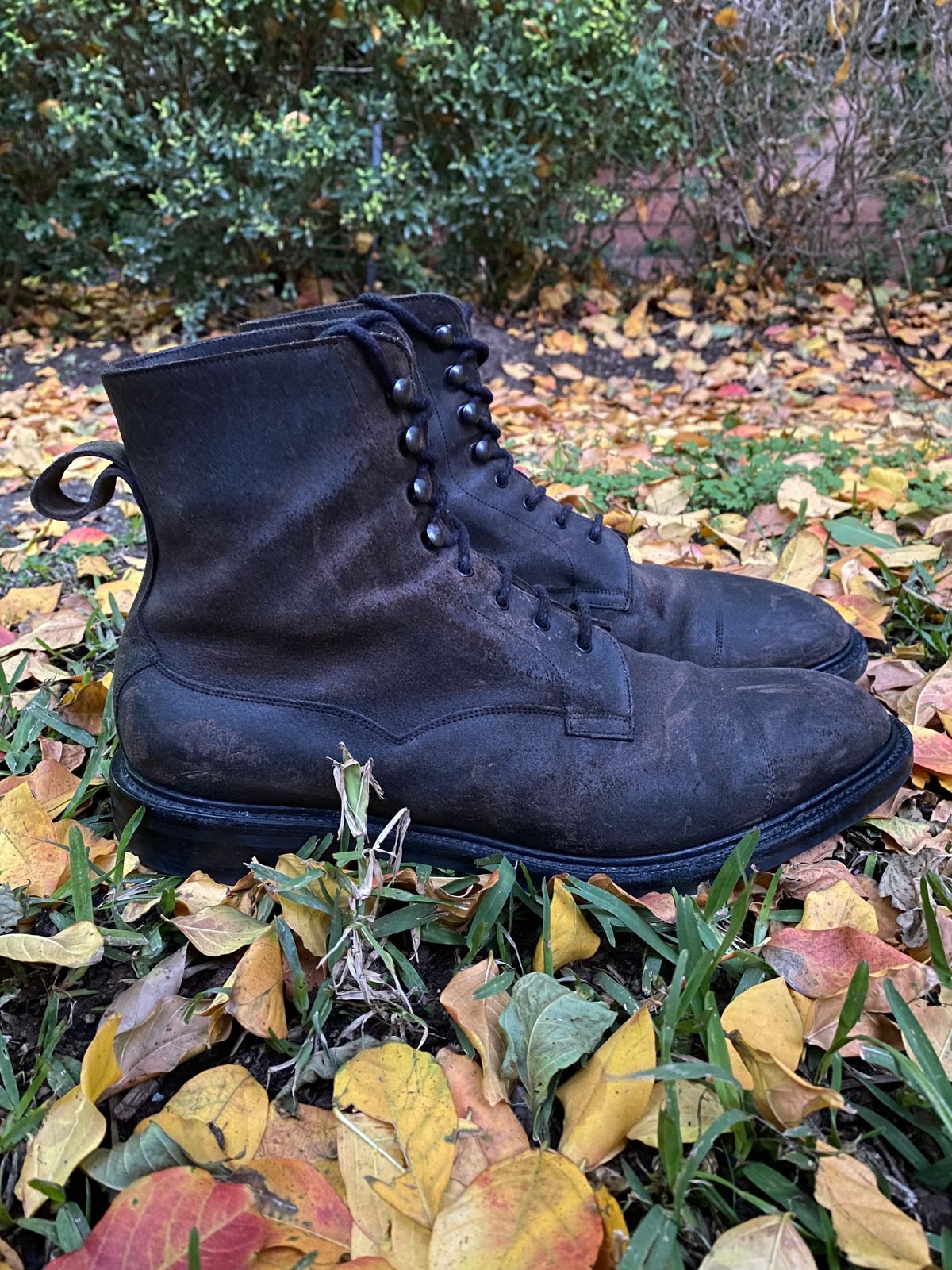 Photo by babu on December 6, 2022 of the Edward Green Galway in Black Waxed Suede.
