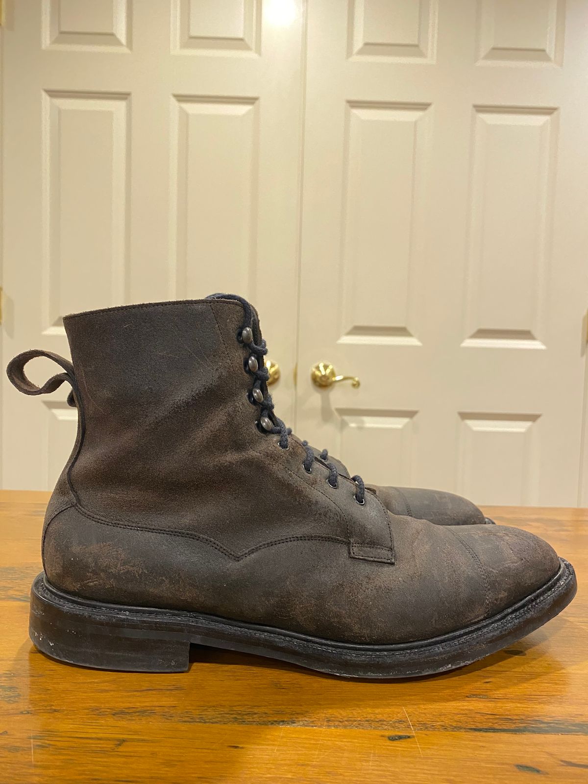 Photo by babu on January 6, 2023 of the Edward Green Galway in Black Waxed Suede.