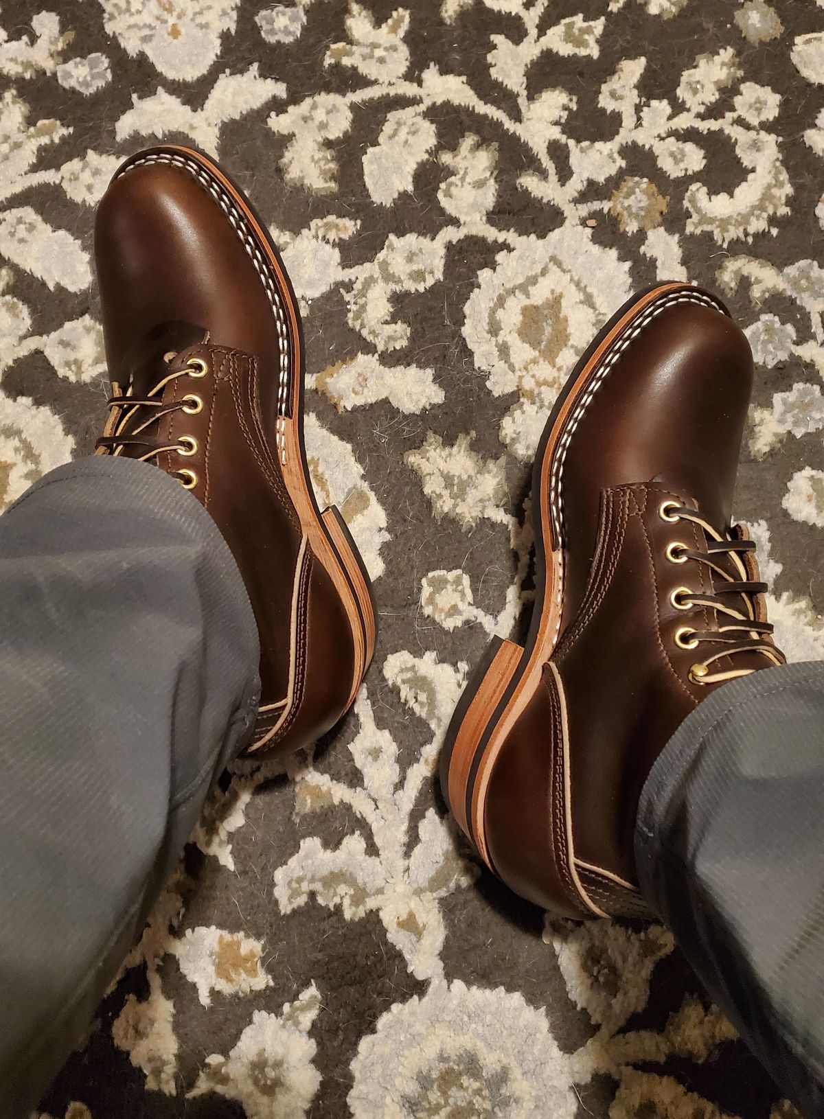 Photo by nicksfan55 on December 24, 2022 of the Nicks Robert in Horween Brown Chromexcel.