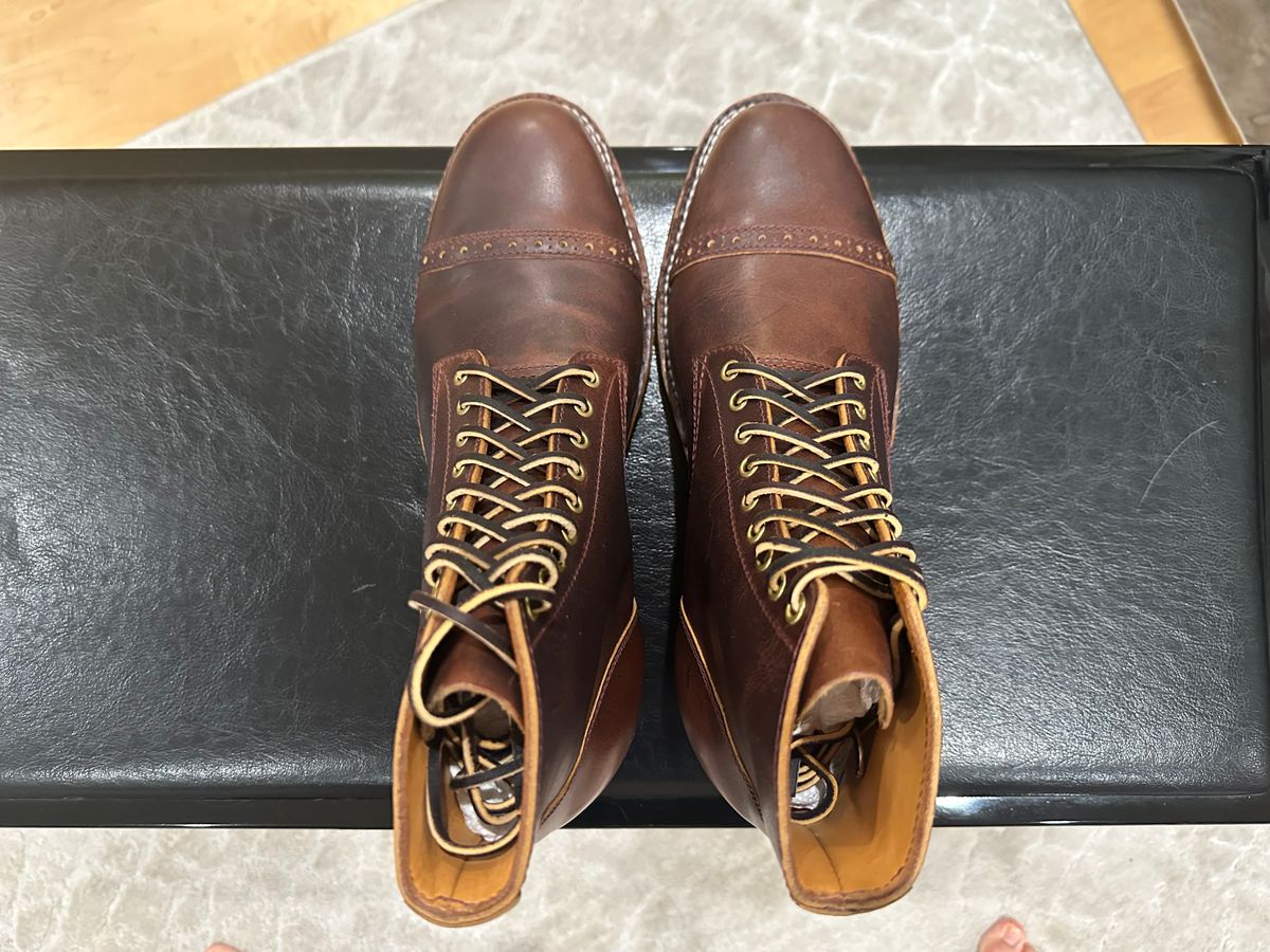 Photo by shuviten on October 1, 2024 of the Self-Made Derby Boot in Horween Color 8 Cypress.