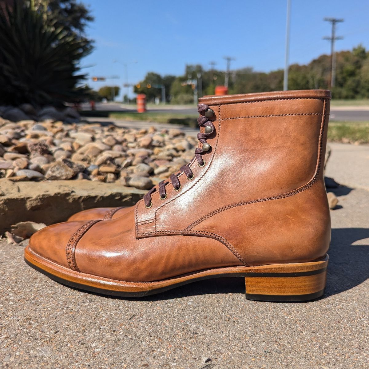 Photo by Ali_LegacyBootworks on November 1, 2024 of the Legacy bootworks Airborne boot in Horween Natural Horse Strip.