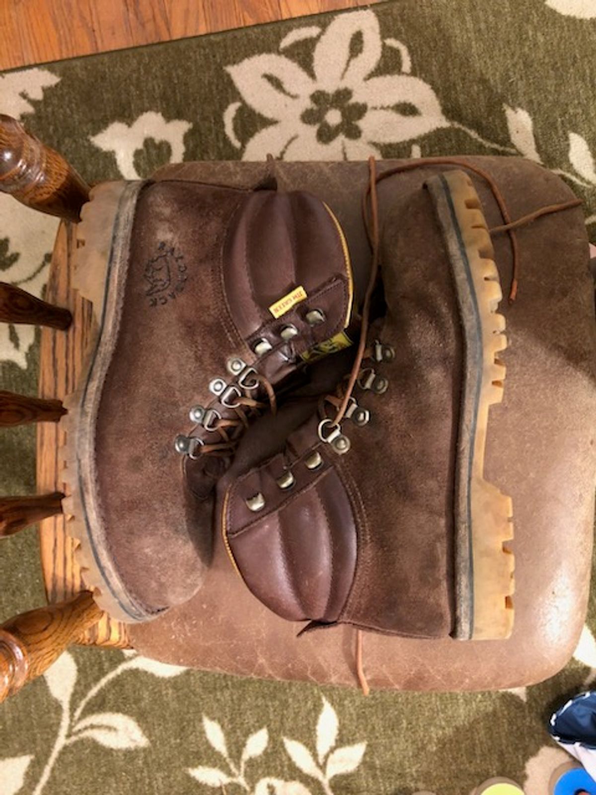 Photo by Arborology90 on January 6, 2024 of the Jim Green Razorback in African Buffalo Skin.