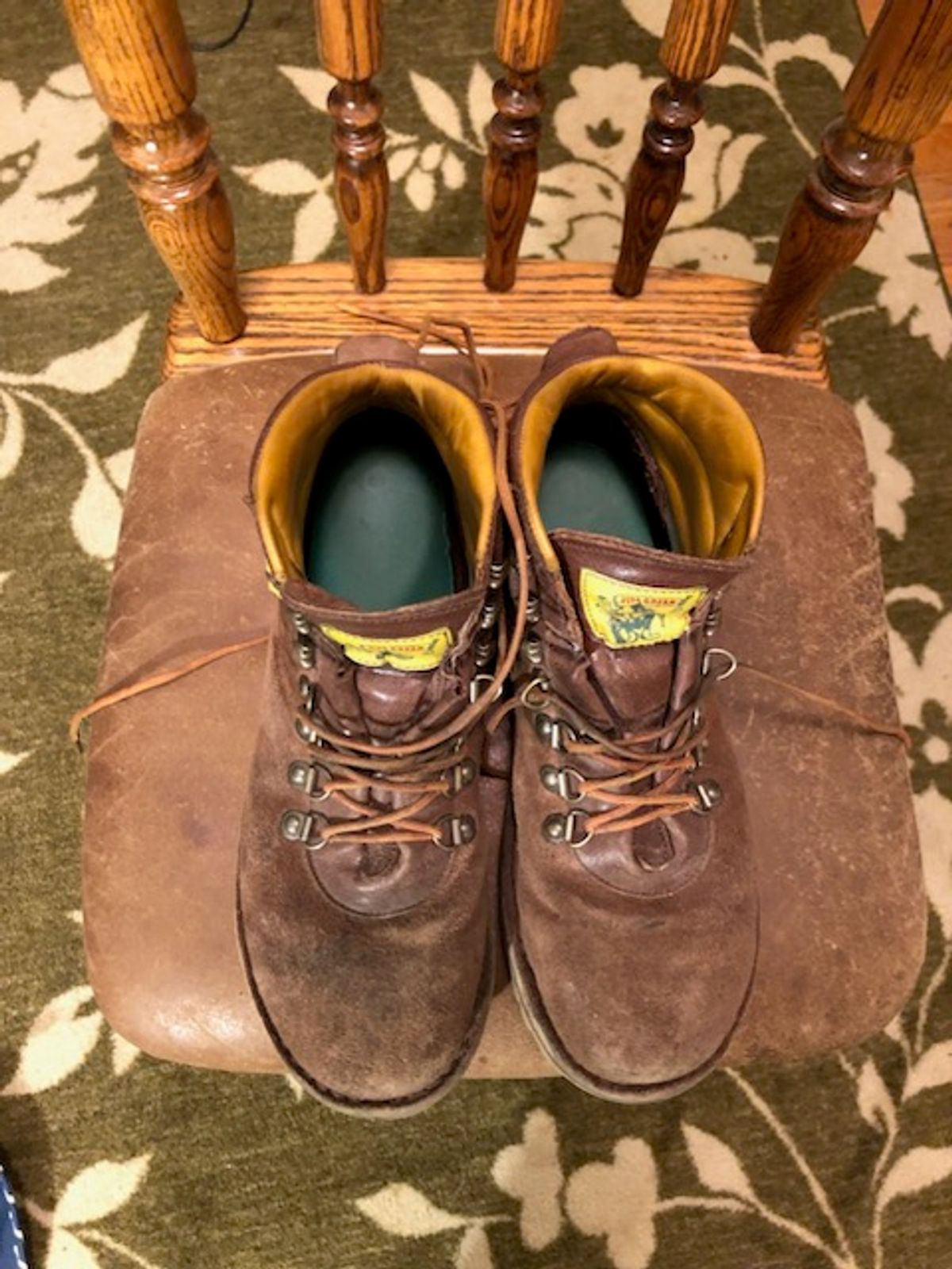 Photo by Arborology90 on January 6, 2024 of the Jim Green Razorback in African Buffalo Skin.