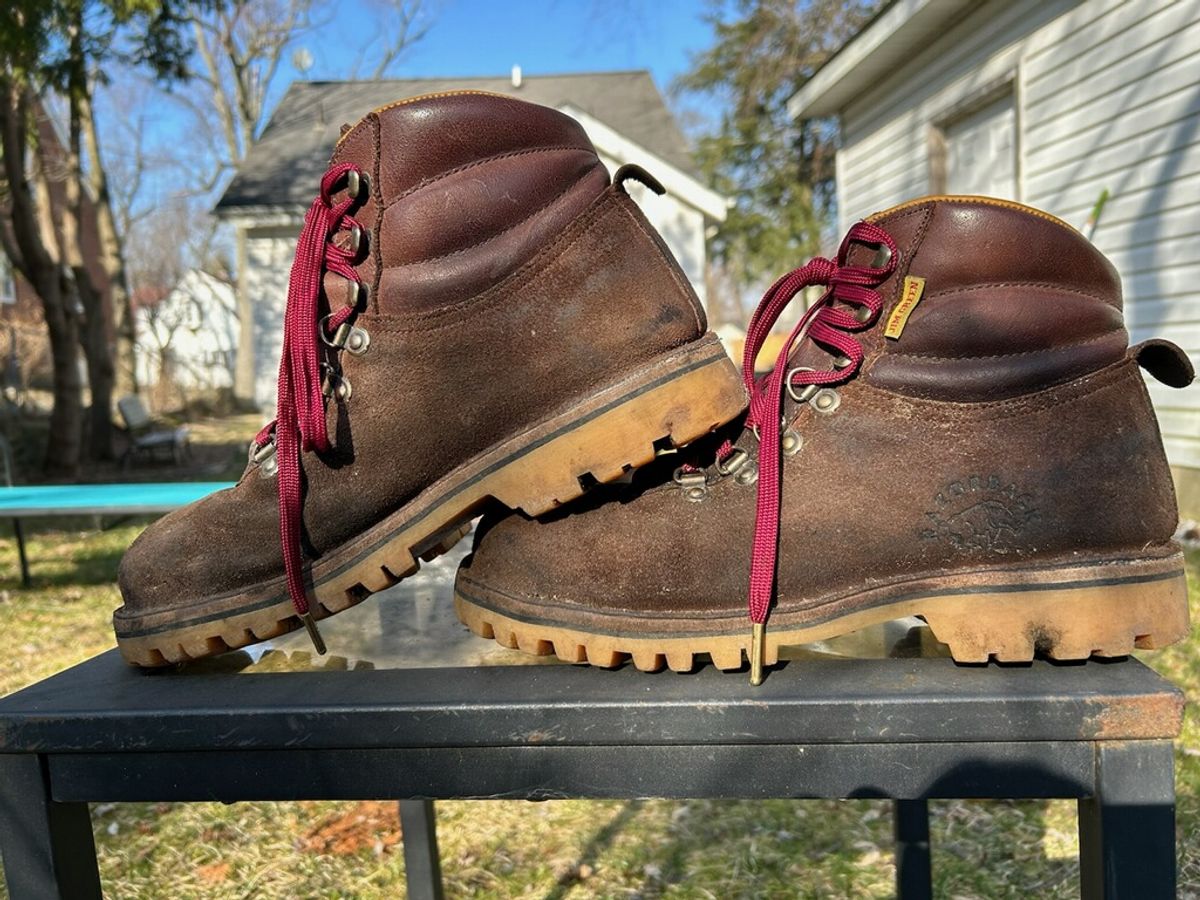 Photo by Arborology90 on March 3, 2024 of the Jim Green Razorback in African Buffalo Skin.