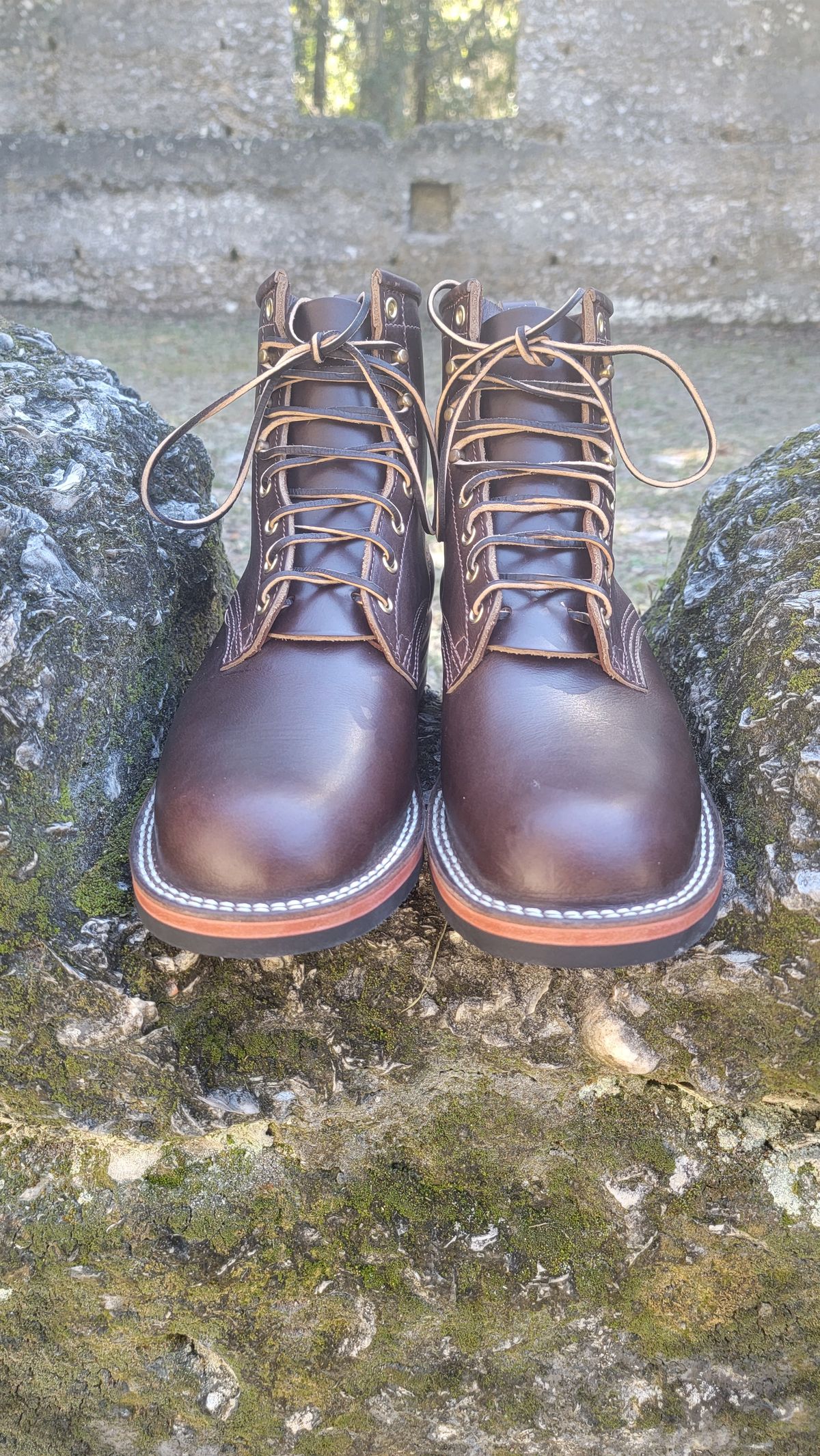 Photo by FatCrapper on October 1, 2022 of the Nicks Falcon in Horween Brown Chromexcel.