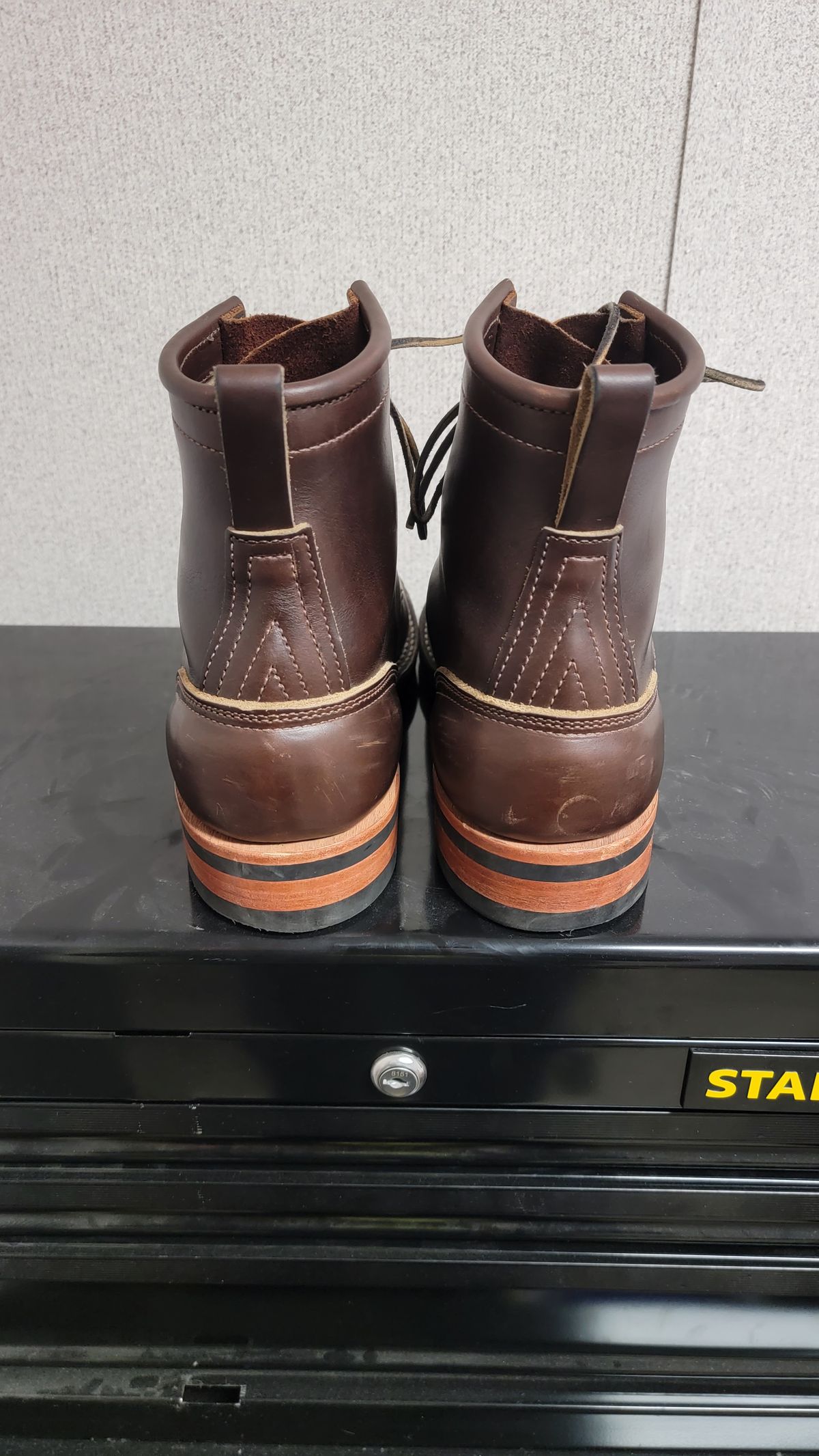 Photo by FatCrapper on November 6, 2022 of the Nicks Falcon in Horween Brown Chromexcel.