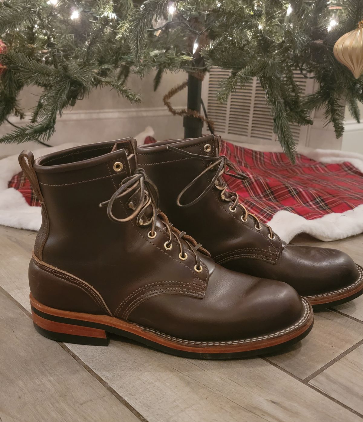 Photo by FatCrapper on December 6, 2022 of the Nicks Falcon in Horween Brown Chromexcel.