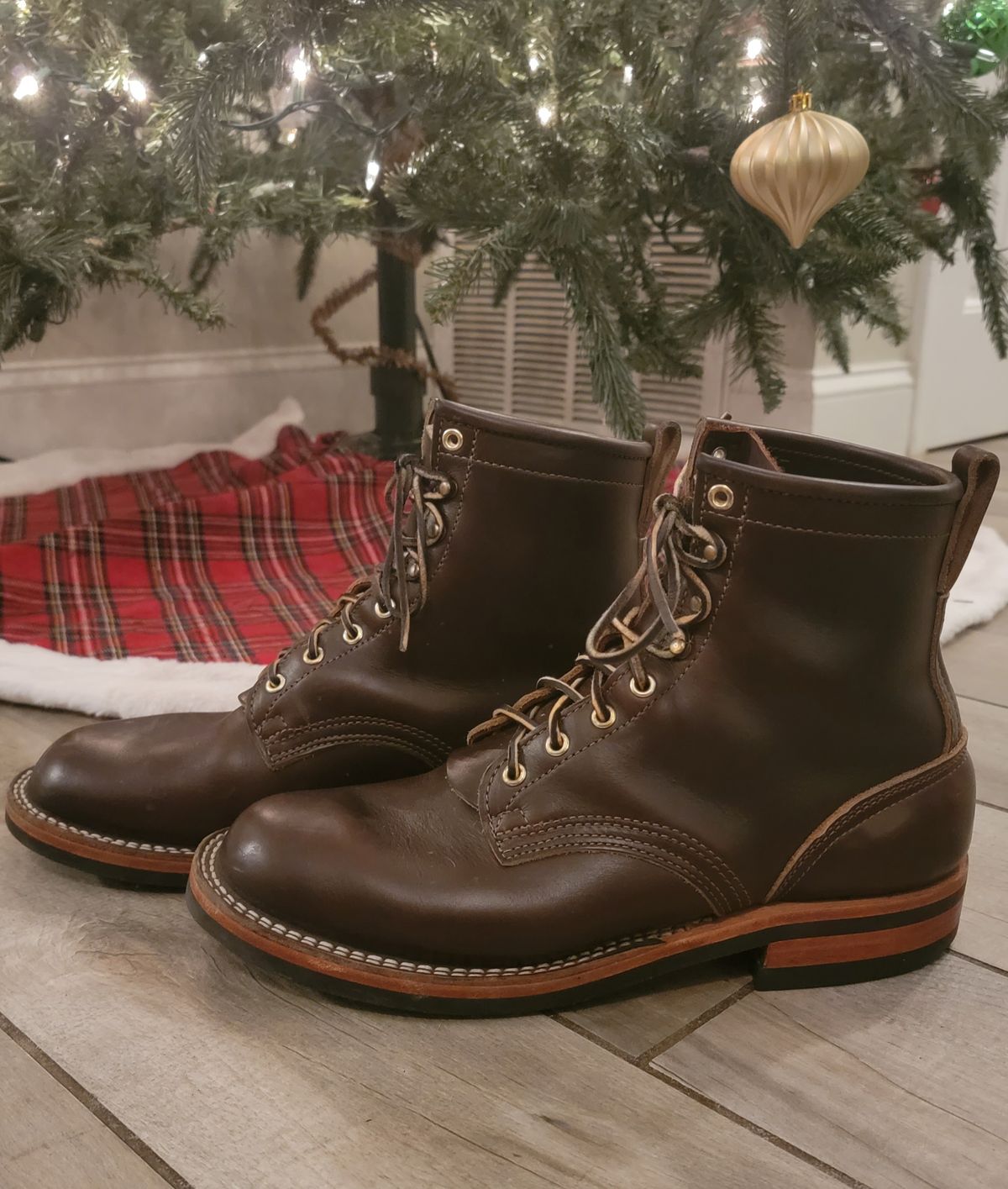 Photo by FatCrapper on December 6, 2022 of the Nicks Falcon in Horween Brown Chromexcel.