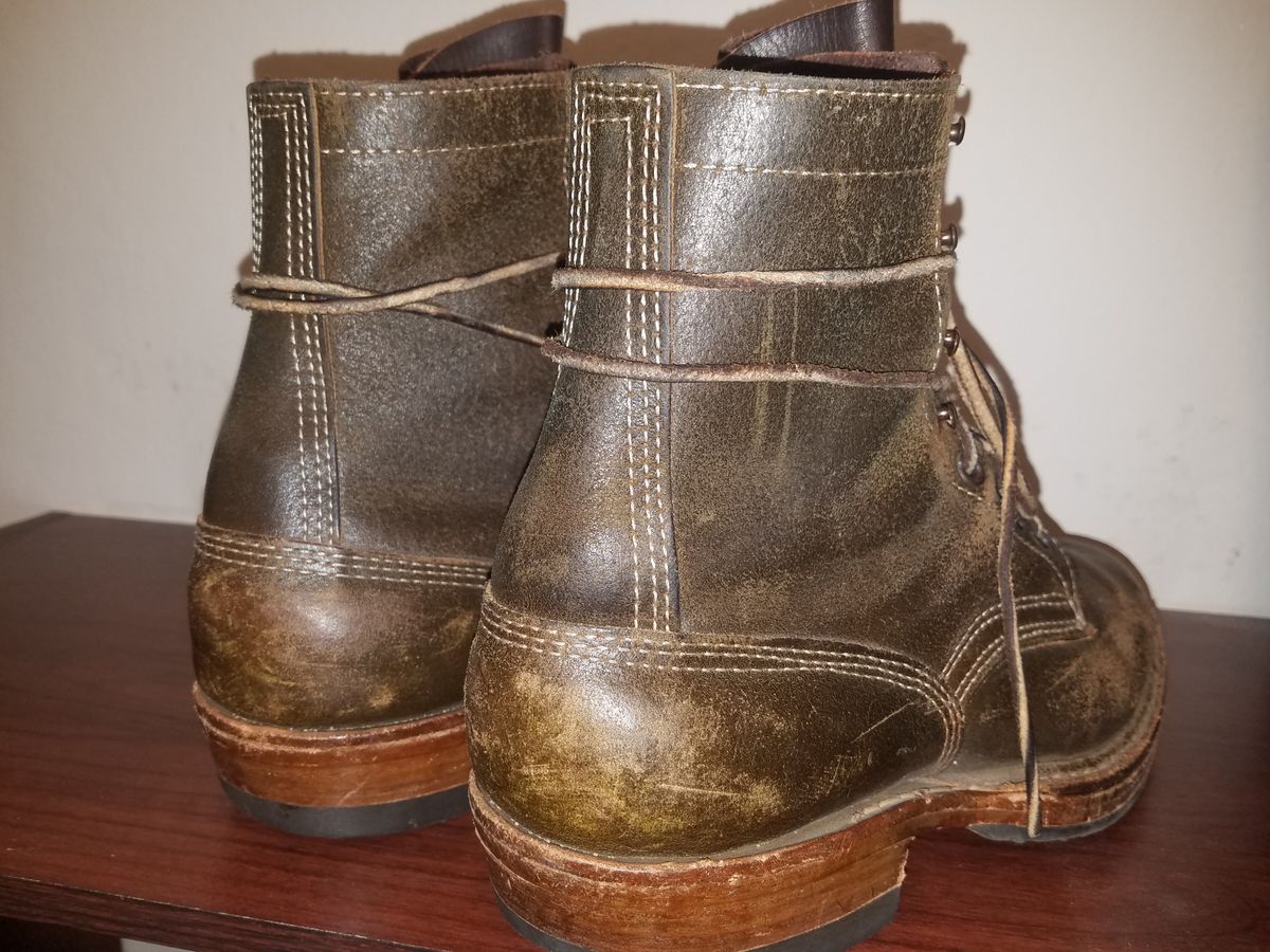 Photo by negrete on October 4, 2023 of the White's Bounty Hunter in Horween Olive Waxed Flesh.