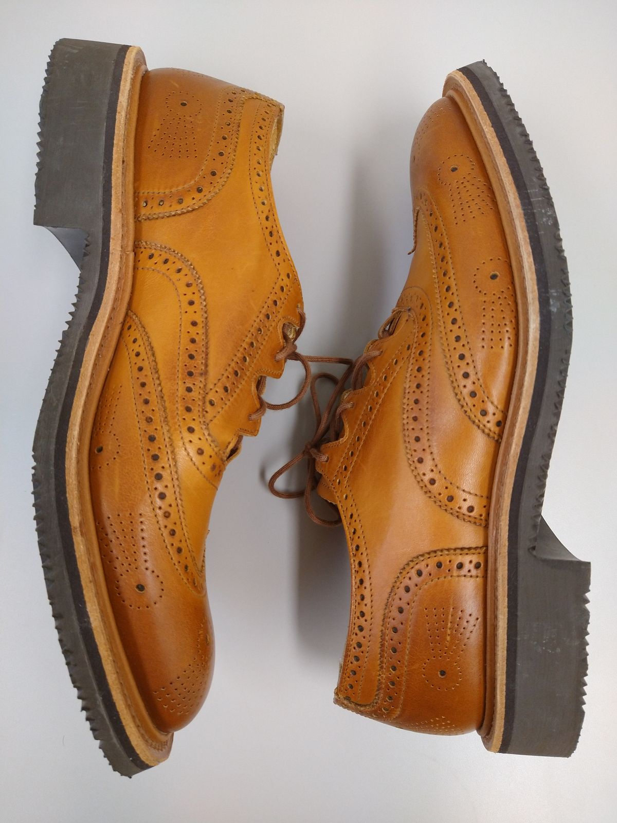 Photo by atlasantis on October 5, 2022 of the Tricker's Unknown Model in Trickers Acorn Funchal.