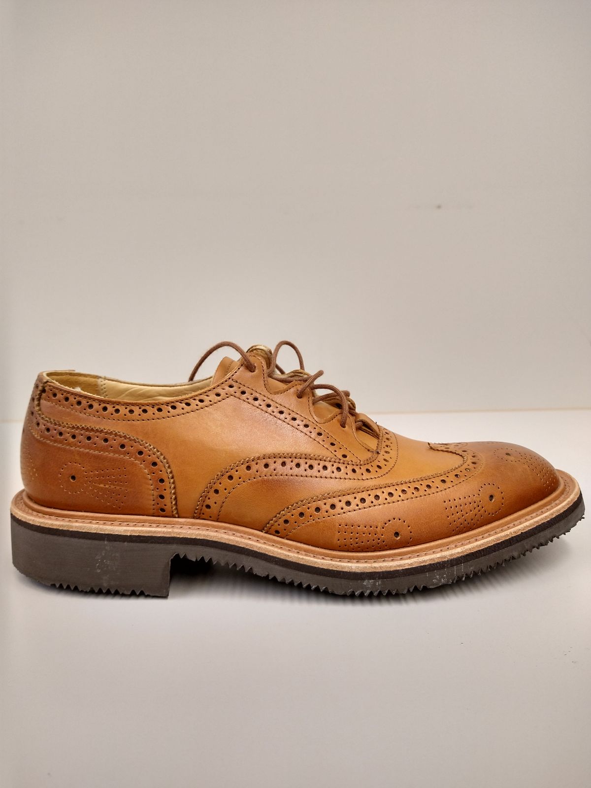 Photo by atlasantis on October 5, 2022 of the Tricker's Unknown Model in Trickers Acorn Funchal.