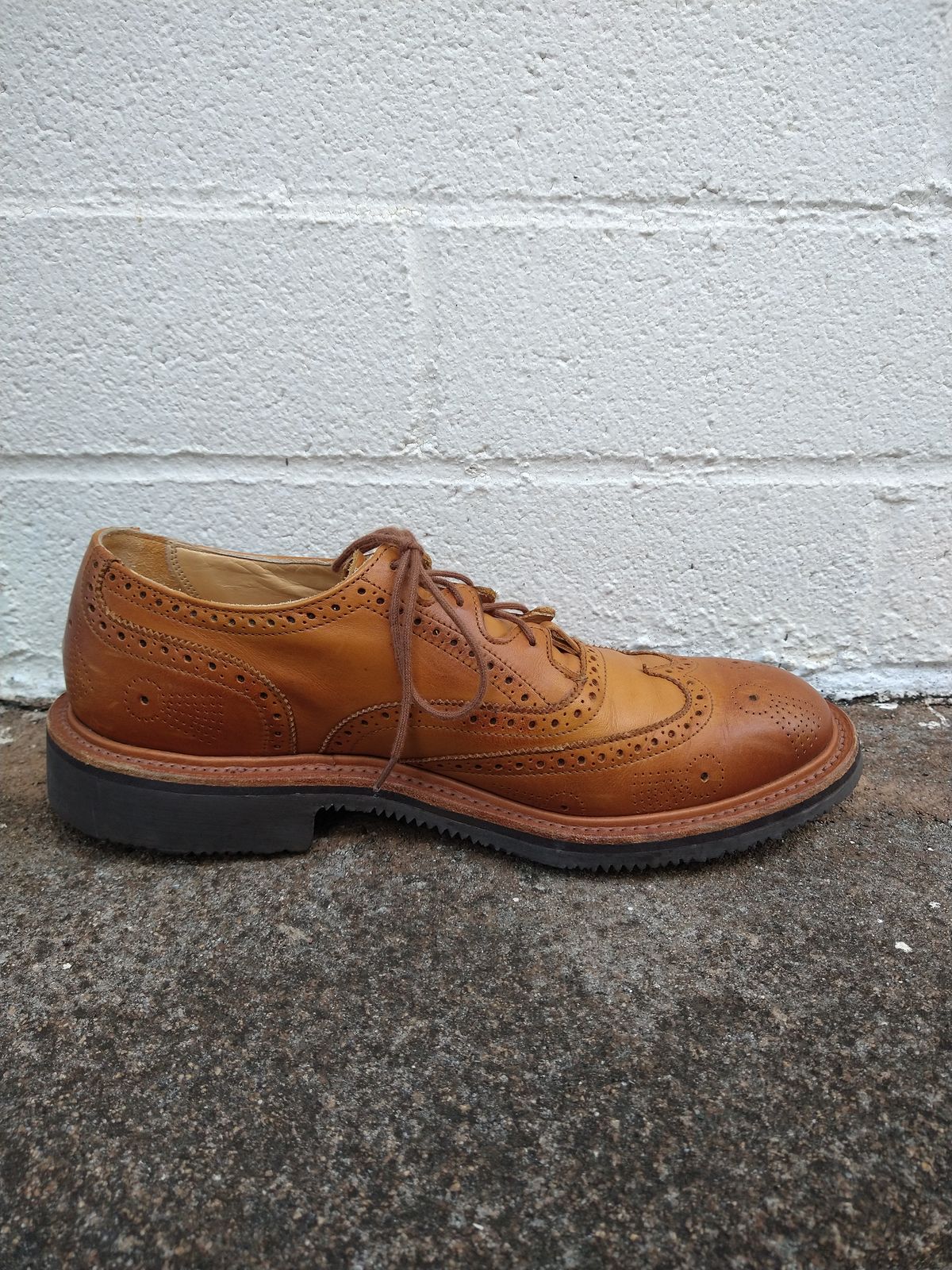 Photo by atlasantis on December 5, 2022 of the Tricker's Unknown Model in Trickers Acorn Funchal.