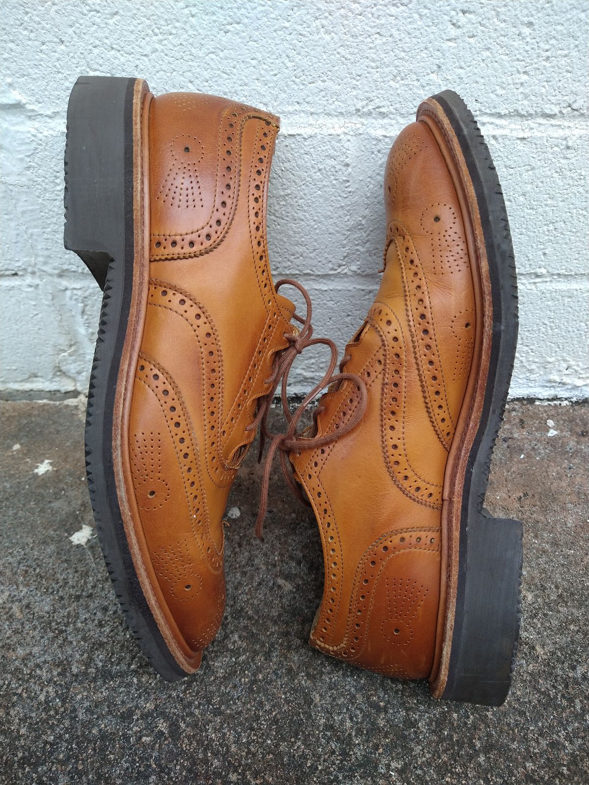 Photo by atlasantis on December 5, 2022 of the Tricker's Unknown Model in Trickers Acorn Funchal.