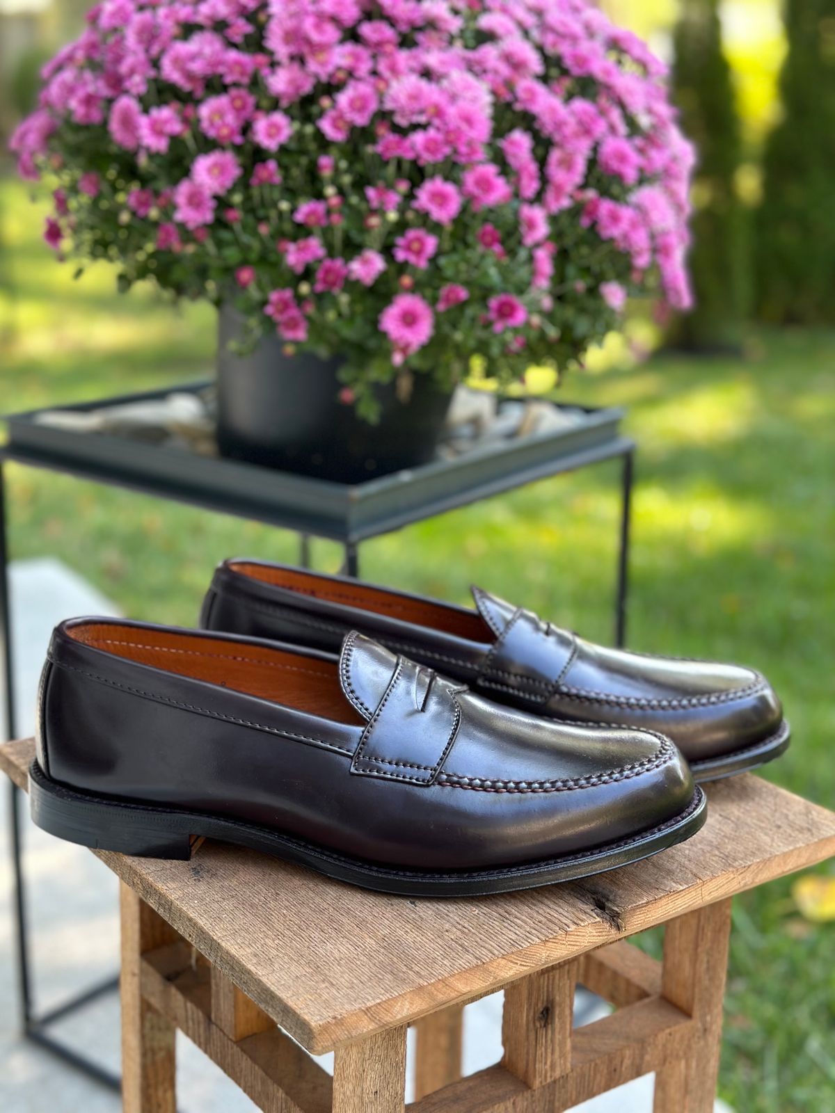Photo by NoDadBod81 on October 2, 2023 of the Alden Leisure Handsewn Penny Loafer in Horween Color 8 Shell Cordovan.