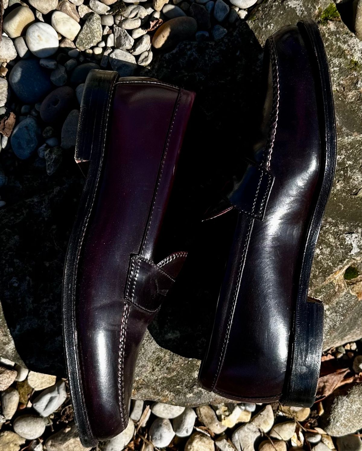 Photo by NoDadBod81 on February 5, 2024 of the Alden Leisure Handsewn Penny Loafer in Horween Color 8 Shell Cordovan.