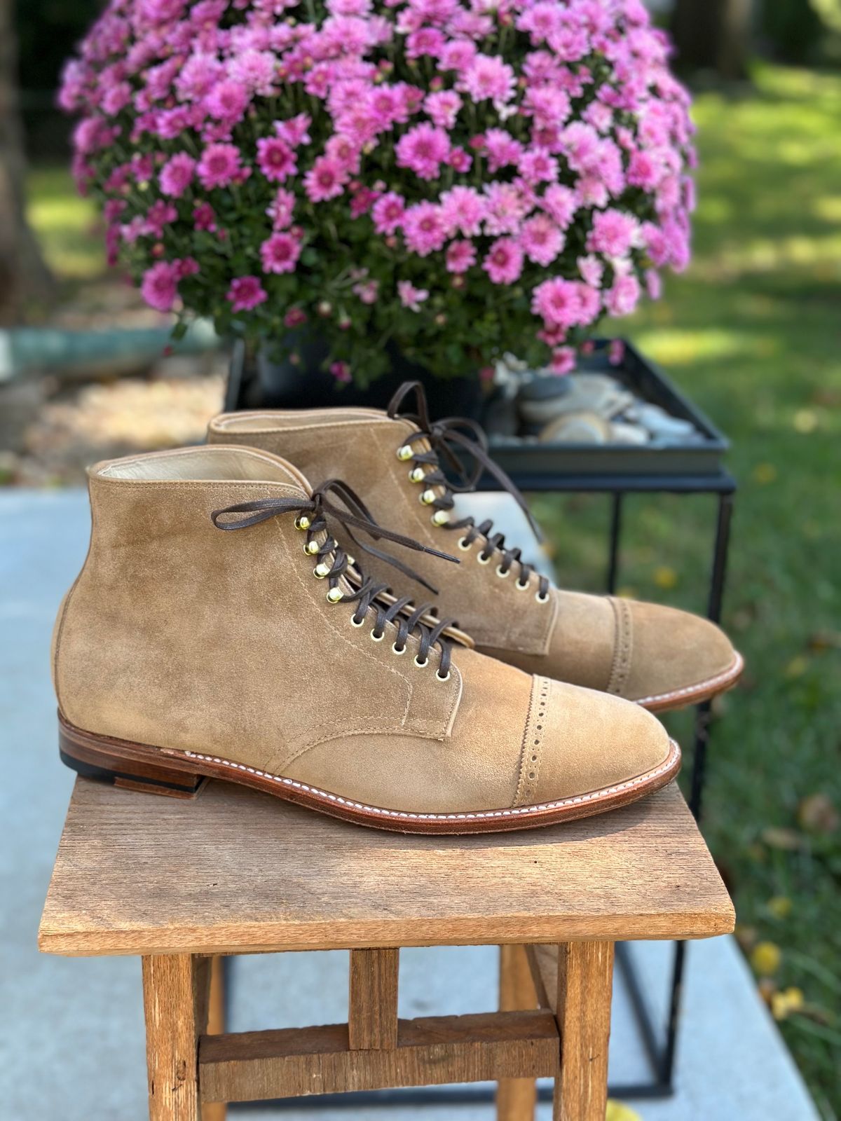 Photo by NoDadBod81 on October 2, 2023 of the Alden x Leffot Cooney Boot in Tan Suede.