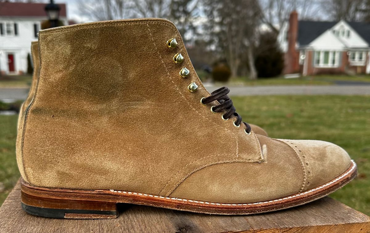 Photo by NoDadBod81 on January 4, 2024 of the Alden x Leffot Cooney Boot in Tan Suede.