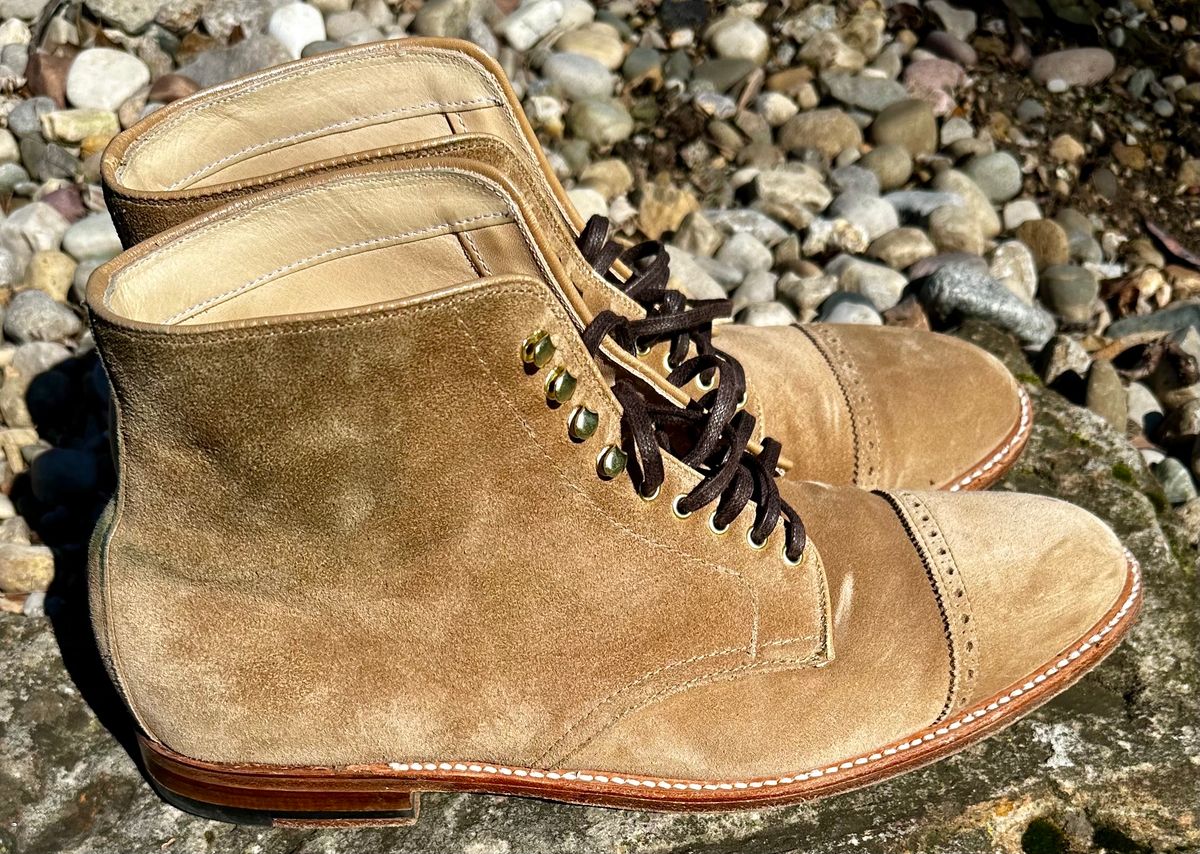 Photo by NoDadBod81 on February 5, 2024 of the Alden x Leffot Cooney Boot in Tan Suede.