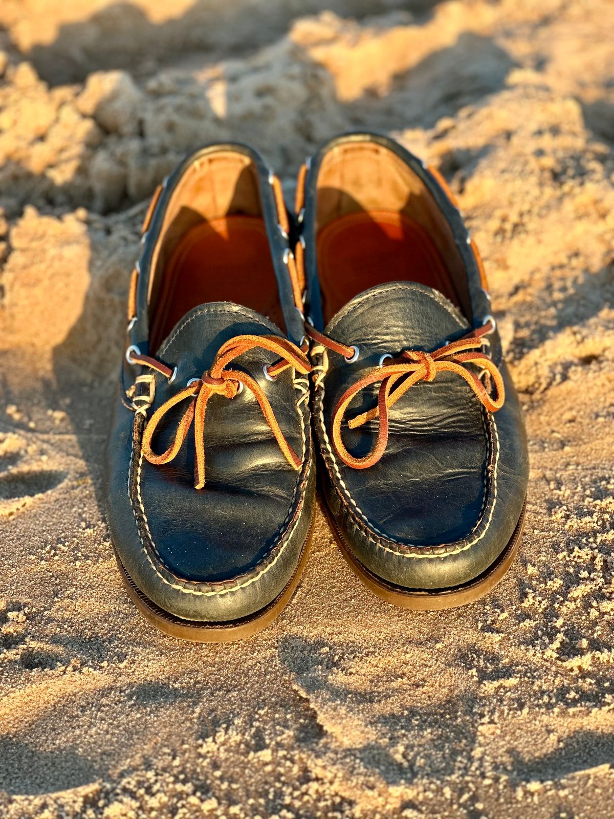 Photo by NoDadBod81 on July 5, 2024 of the Oak Street Bootmakers Camp Moc in Horween Navy Chromexcel.