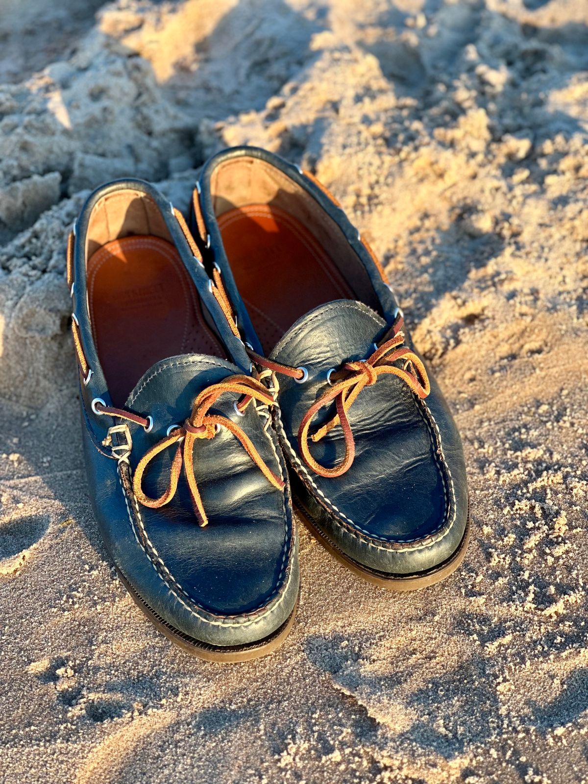 Photo by NoDadBod81 on July 5, 2024 of the Oak Street Bootmakers Camp Moc in Horween Navy Chromexcel.