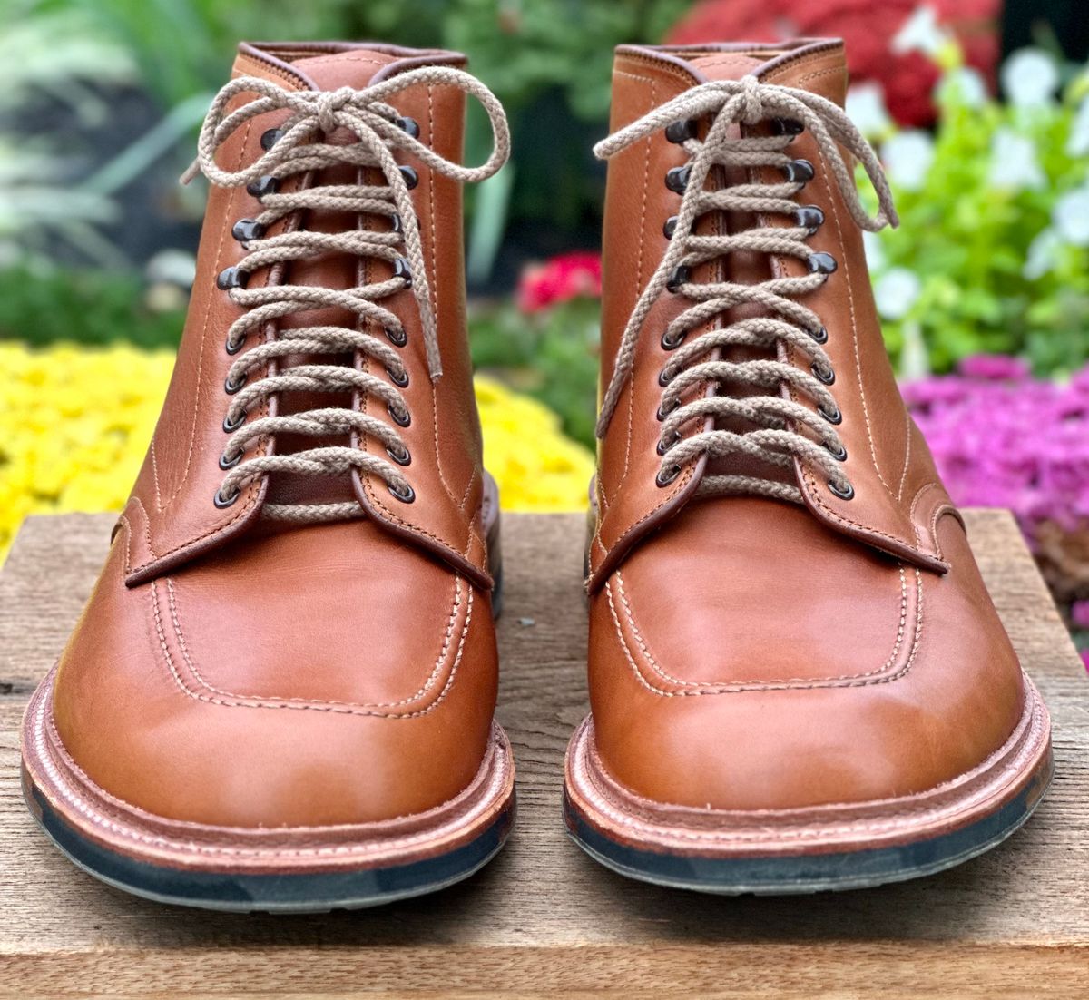 Photo by NoDadBod81 on October 1, 2024 of the Alden X Ealdwine 40307HC Saddle Tan Fettleder Indy in Saddle Tan Calf Skin.