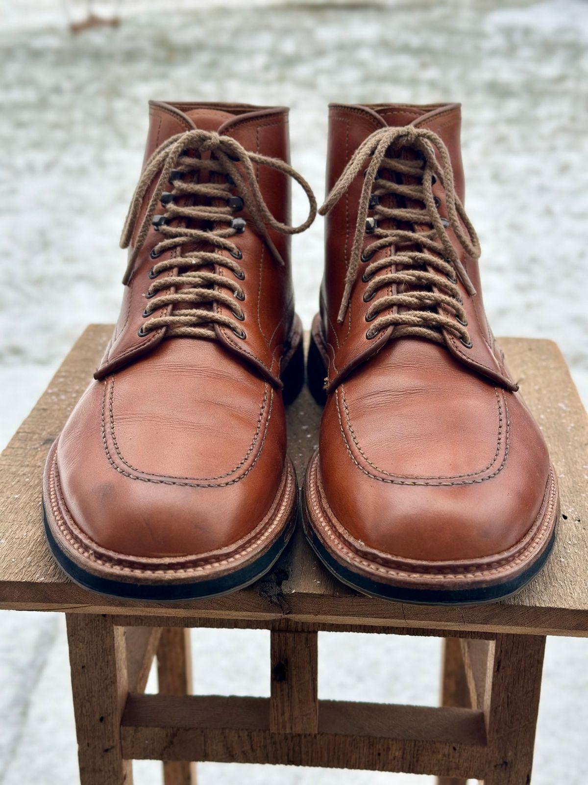 Photo by NoDadBod81 on January 5, 2025 of the Alden X Ealdwine 40307HC Saddle Tan Fettleder Indy in Saddle Tan Calf Skin.