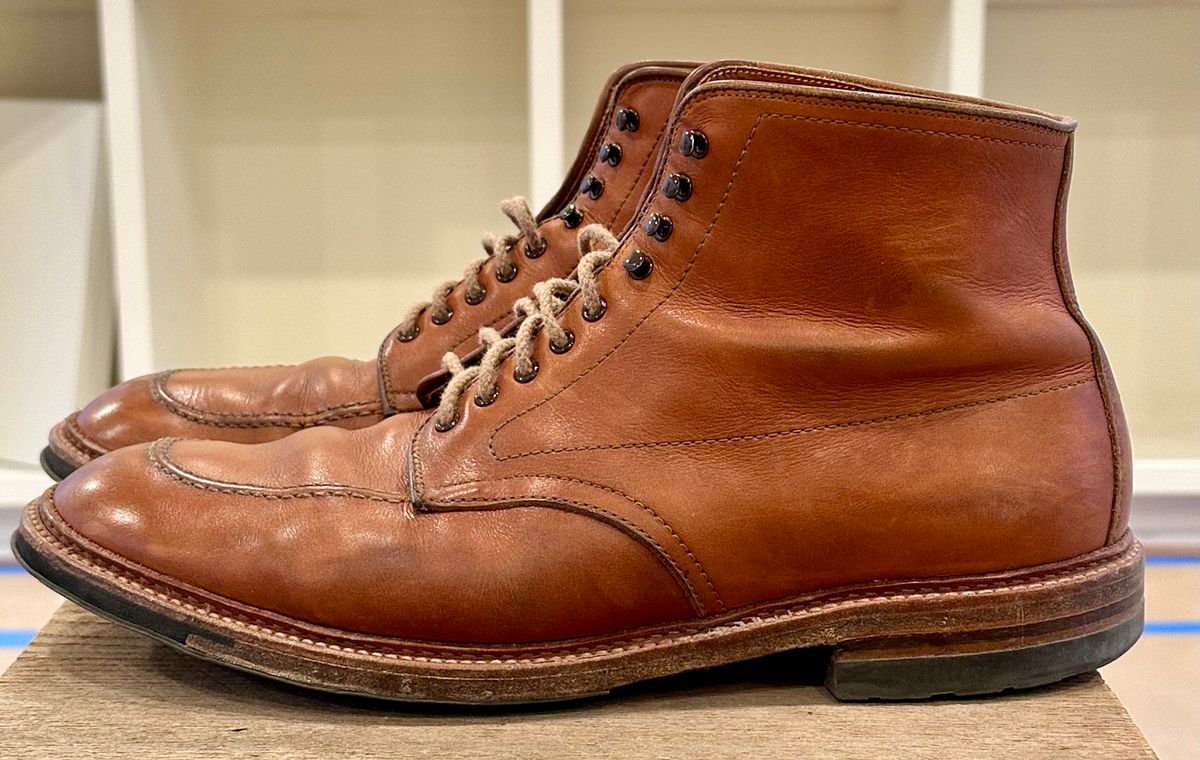 Photo by NoDadBod81 on February 5, 2025 of the Alden X Ealdwine 40307HC Saddle Tan Fettleder Indy in Saddle Tan Calf Skin.