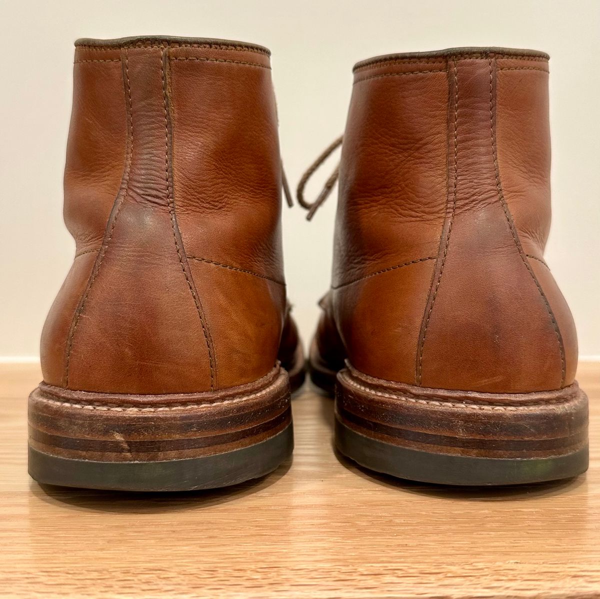 Photo by NoDadBod81 on March 5, 2025 of the Alden X Ealdwine 40307HC Saddle Tan Fettleder Indy in Saddle Tan Calf Skin.