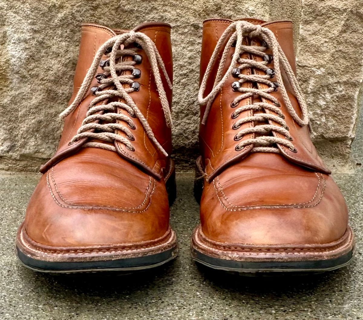 Photo by NoDadBod81 on April 3, 2025 of the Alden X Ealdwine 40307HC Saddle Tan Fettleder Indy in Saddle Tan Calf Skin.