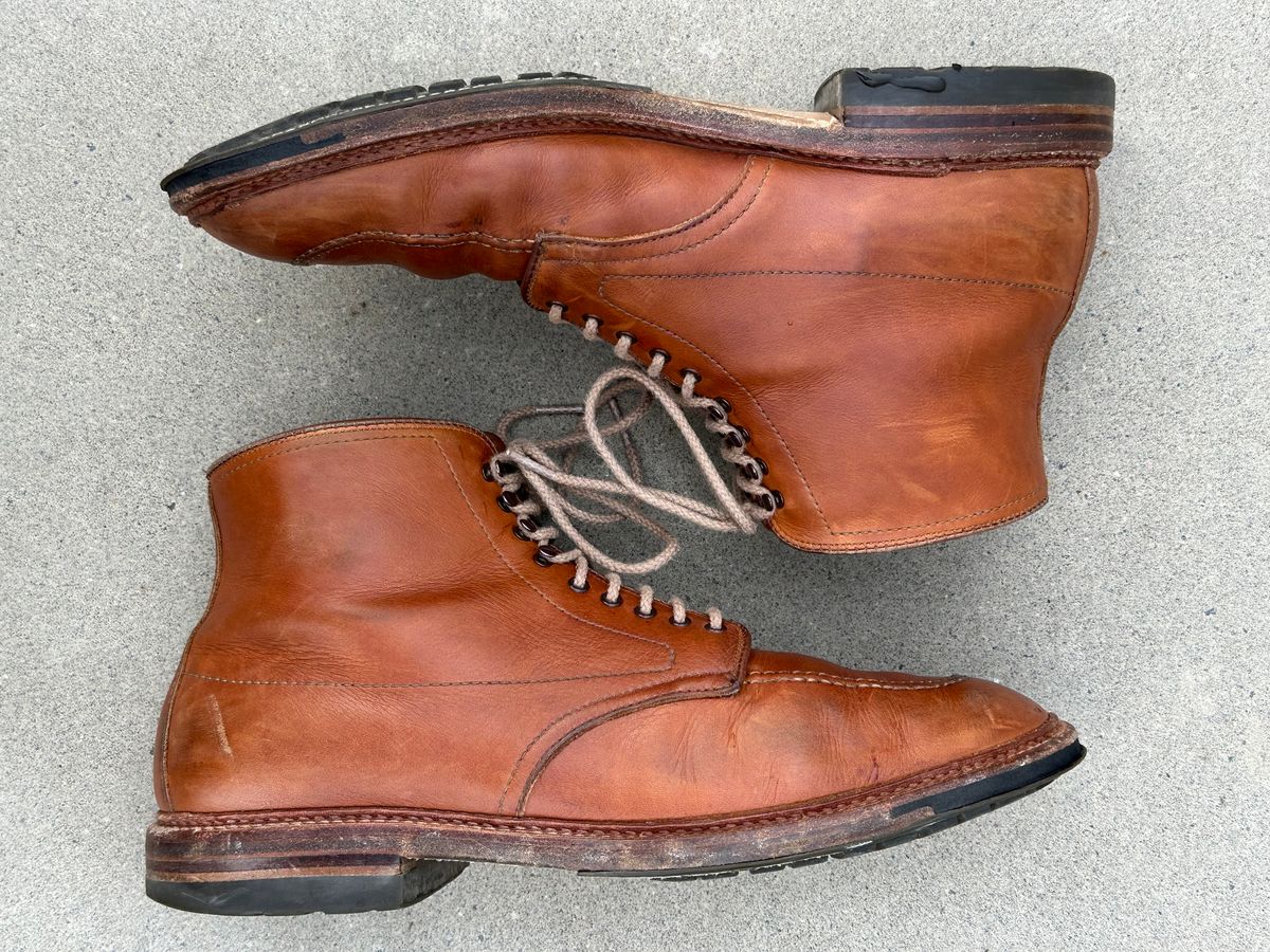 Photo by NoDadBod81 on April 3, 2025 of the Alden X Ealdwine 40307HC Saddle Tan Fettleder Indy in Saddle Tan Calf Skin.