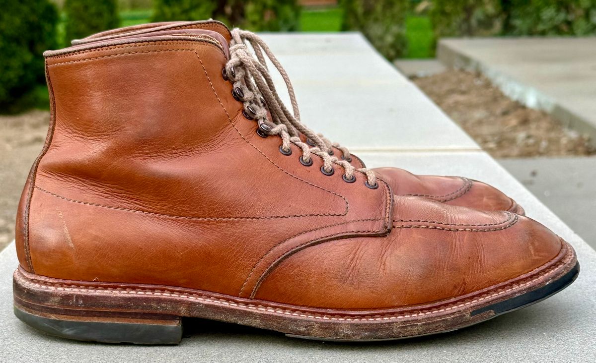 Photo by NoDadBod81 on April 3, 2025 of the Alden X Ealdwine 40307HC Saddle Tan Fettleder Indy in Saddle Tan Calf Skin.