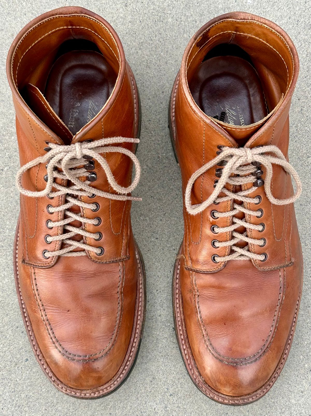 Photo by NoDadBod81 on April 3, 2025 of the Alden X Ealdwine 40307HC Saddle Tan Fettleder Indy in Saddle Tan Calf Skin.